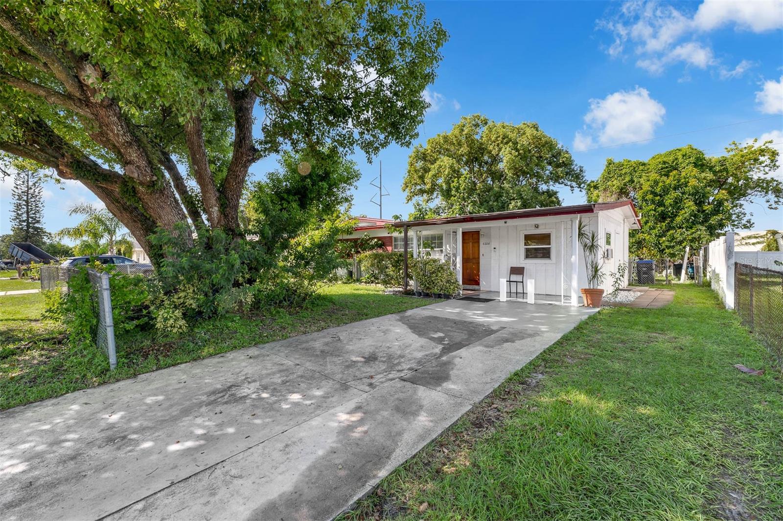 6228 HILLWOOD DR