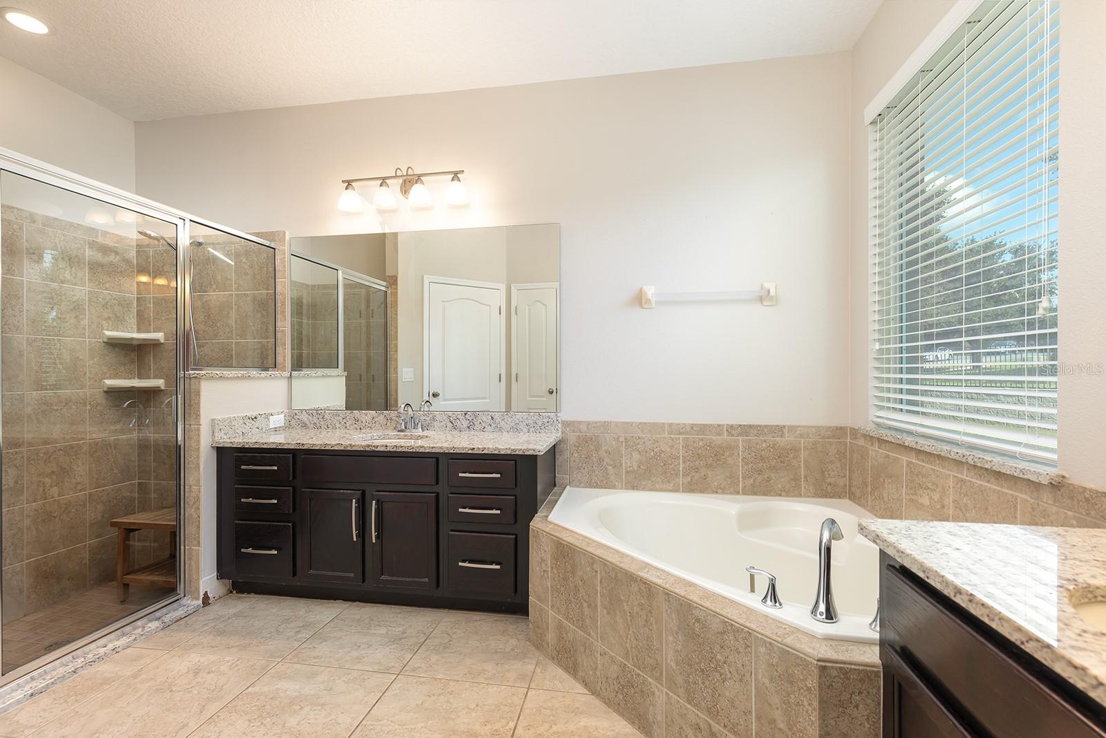2450 MISTY COVE CIR