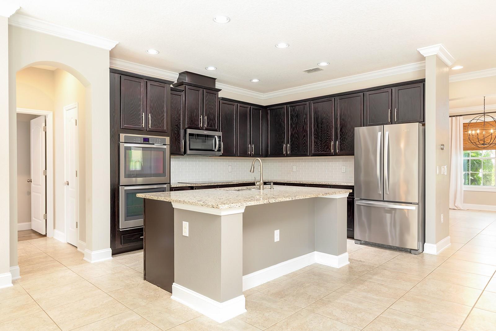 2450 MISTY COVE CIR