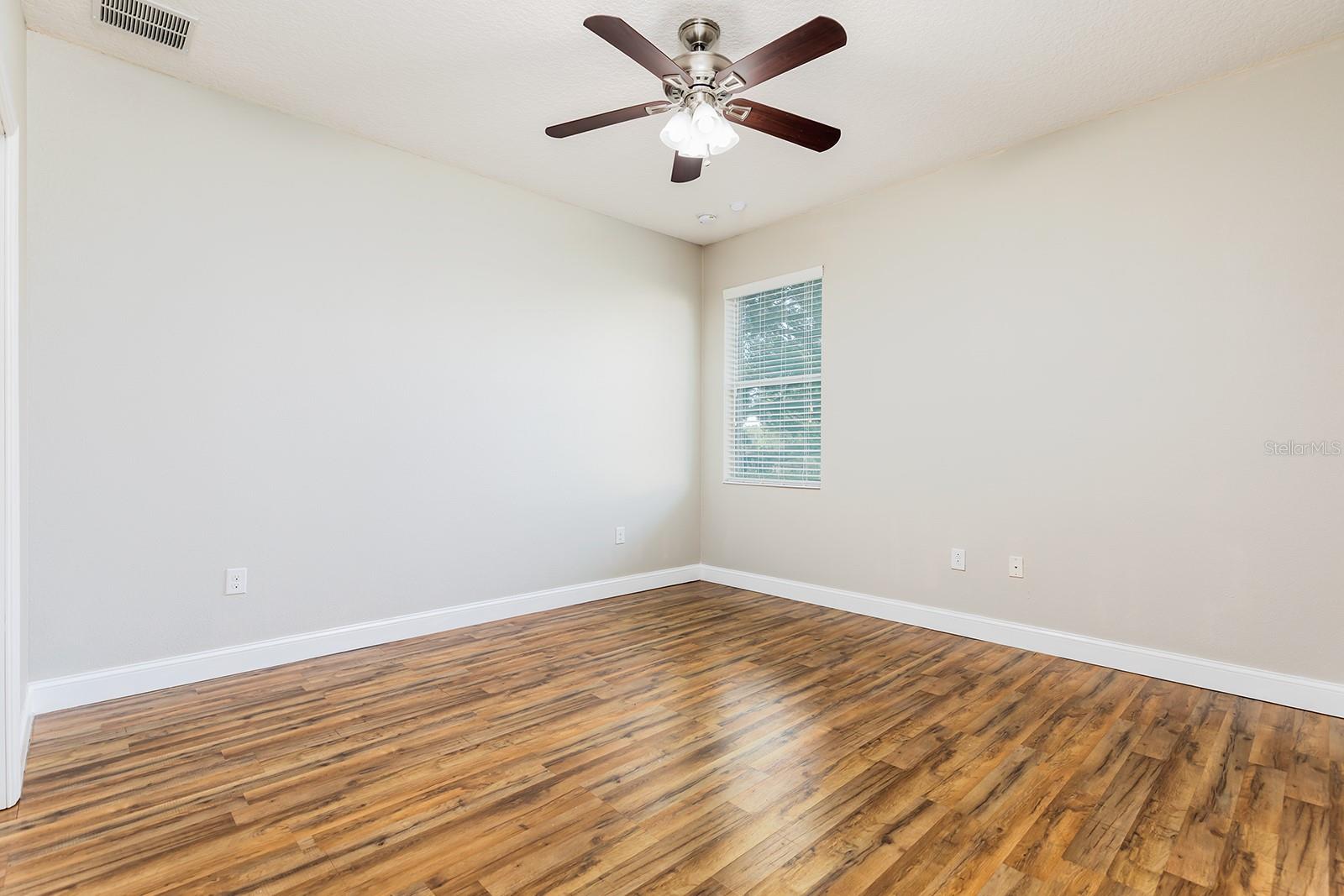 2450 MISTY COVE CIR