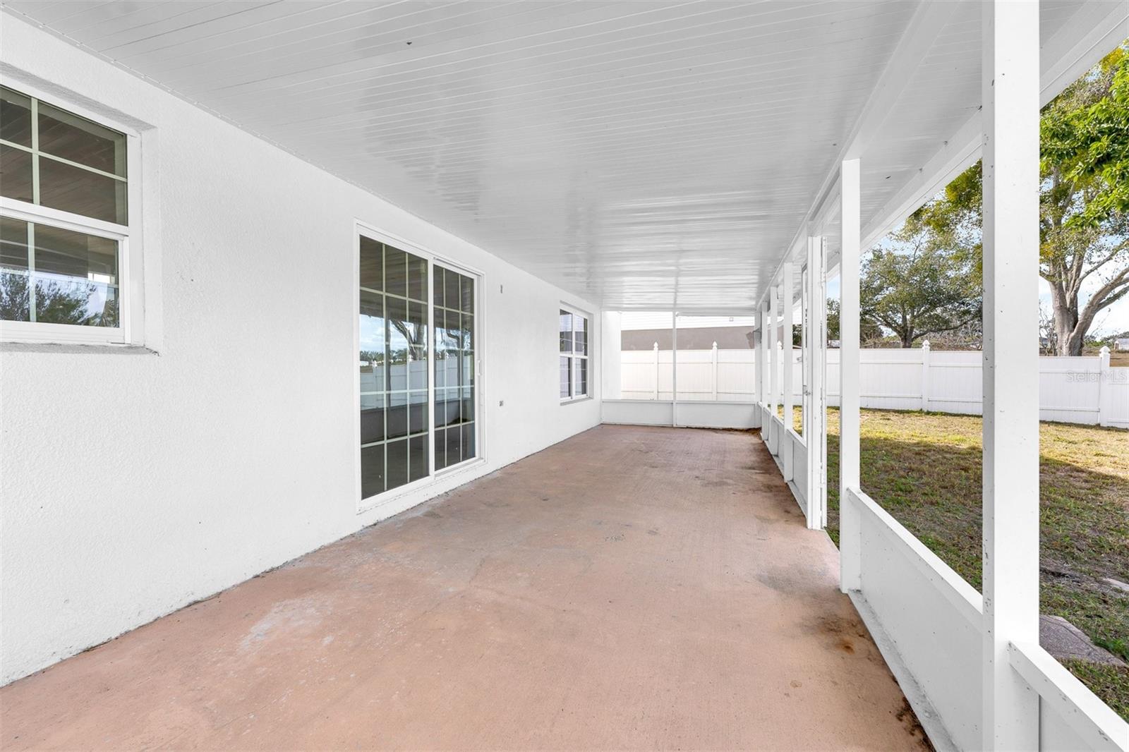 2960 WHITE MAGNOLIA LOOP