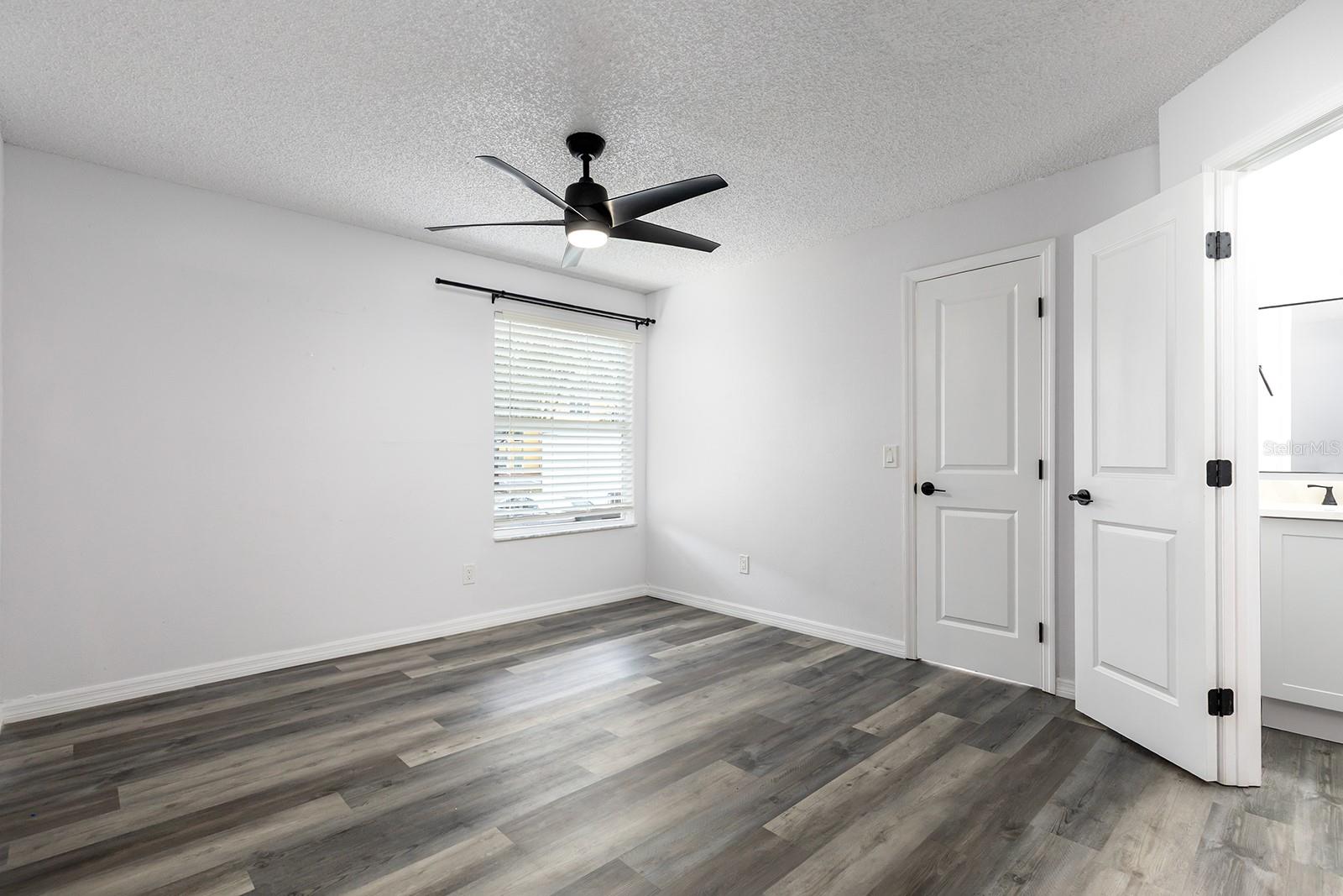 4528 COMMANDER DR #2018