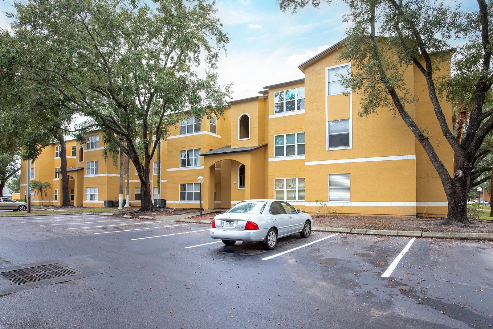 4528 COMMANDER DR #2018