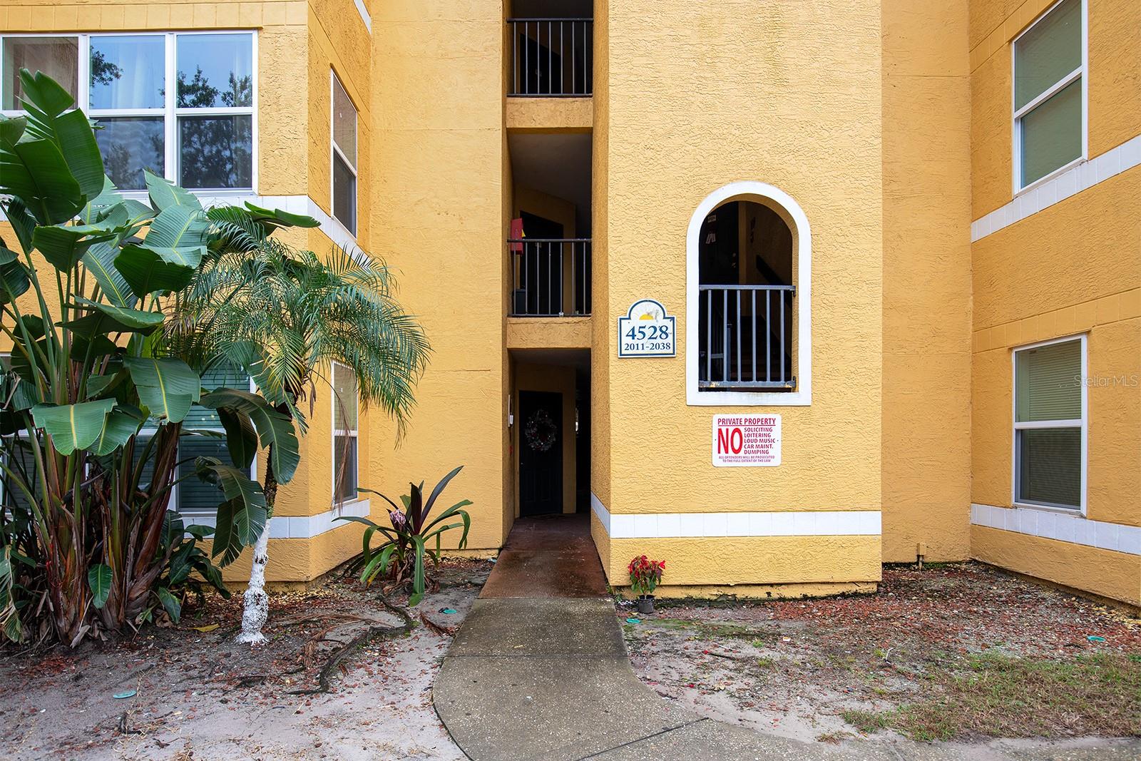 4528 COMMANDER DR #2018