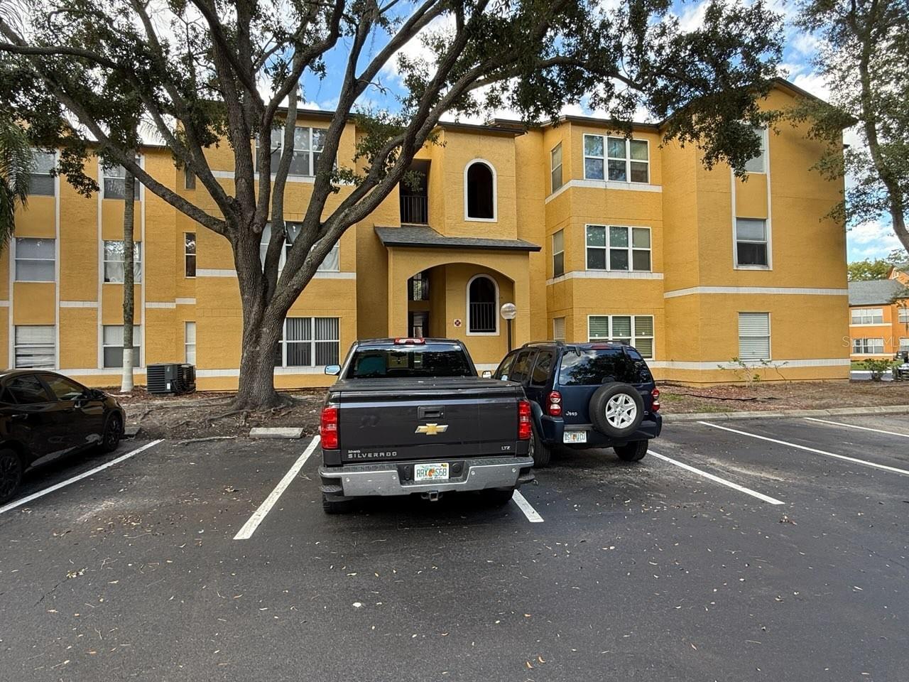 4528 COMMANDER DR #2018