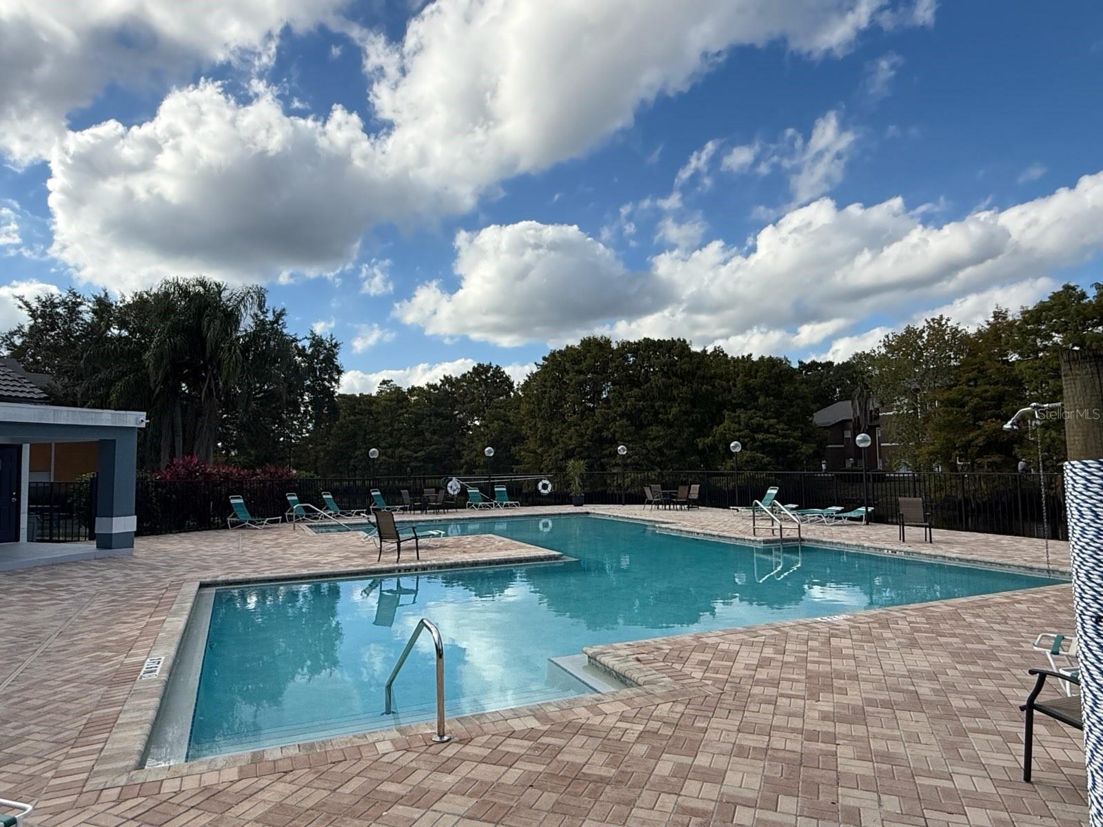 4528 COMMANDER DR #2018