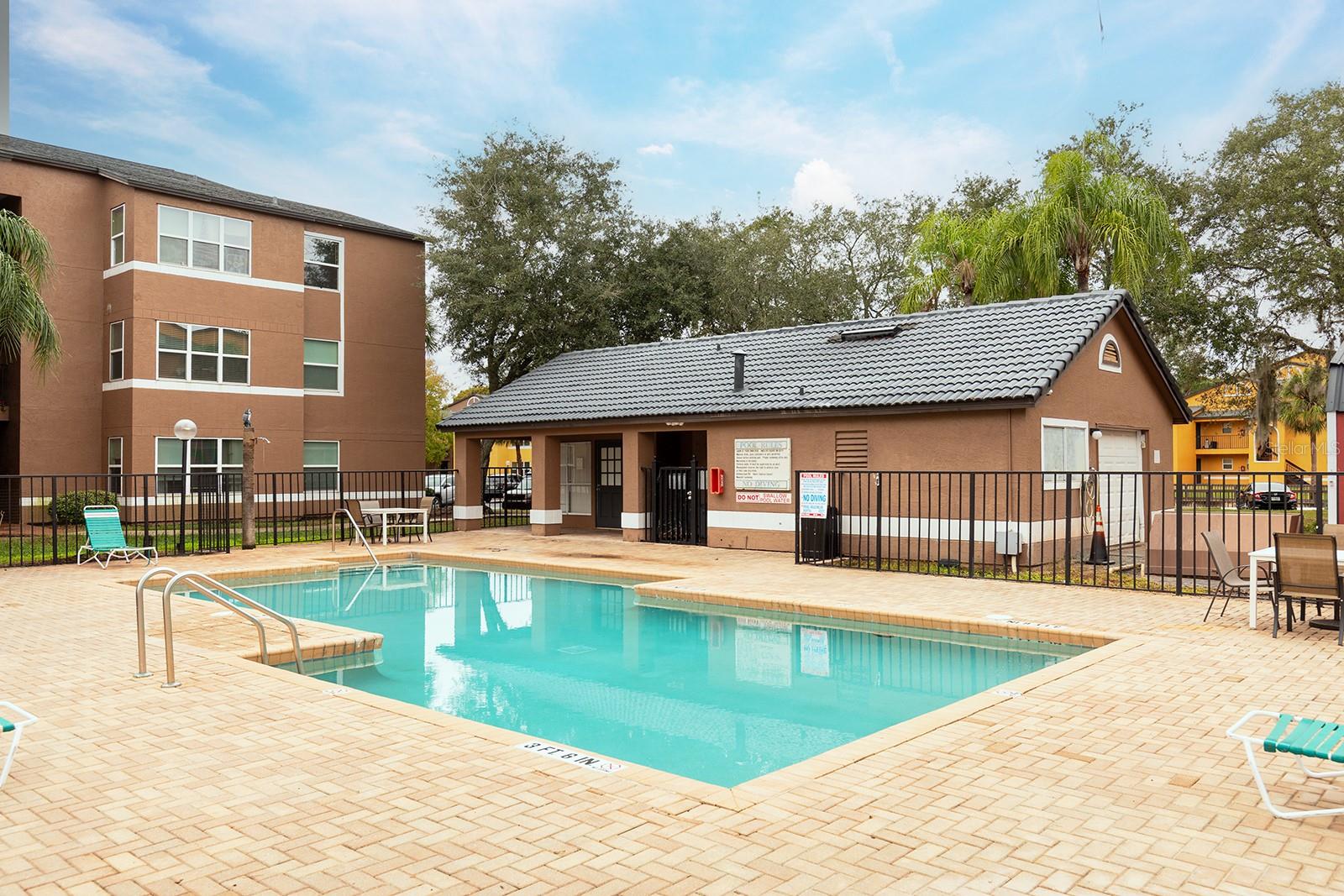 4528 COMMANDER DR #2018