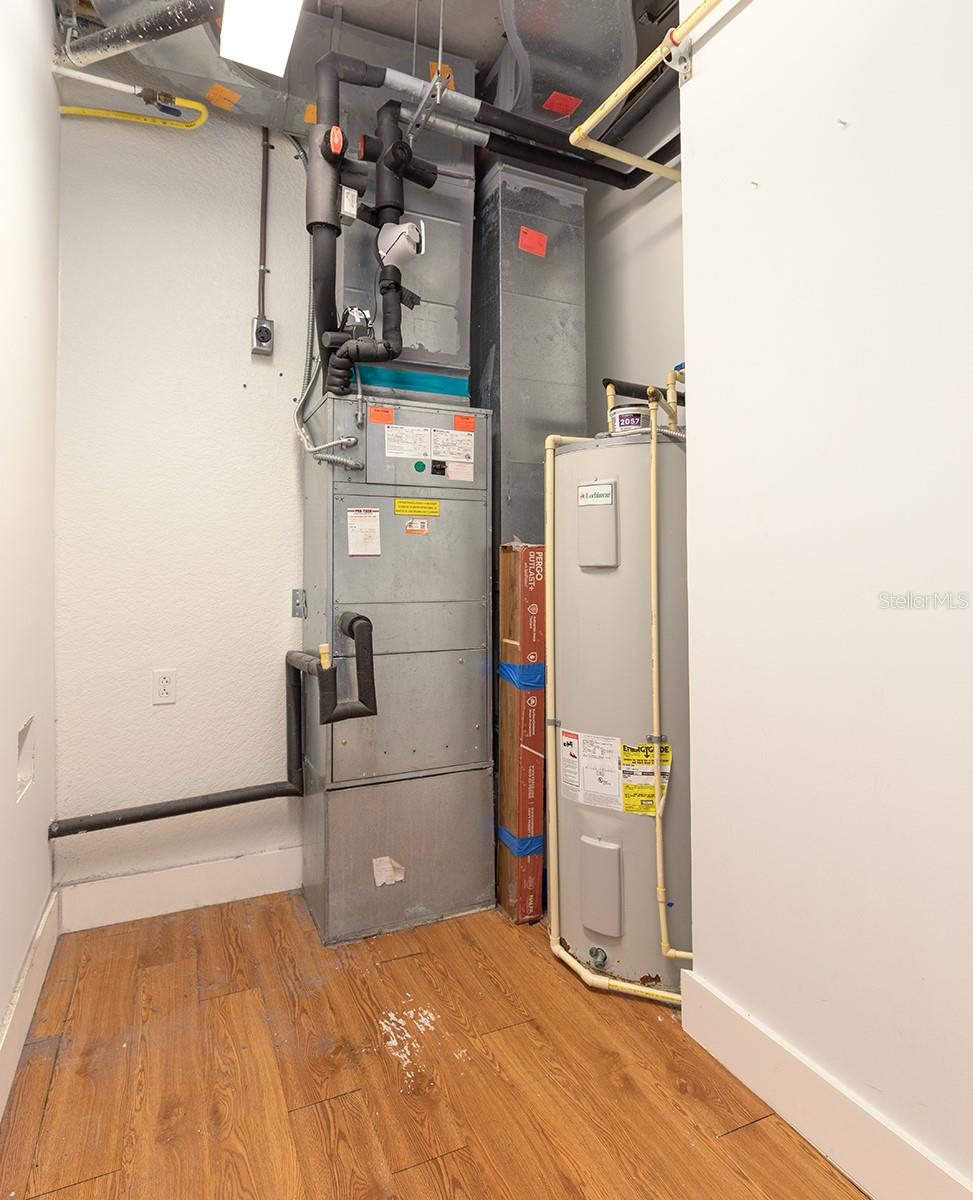 150 E ROBINSON ST #2408