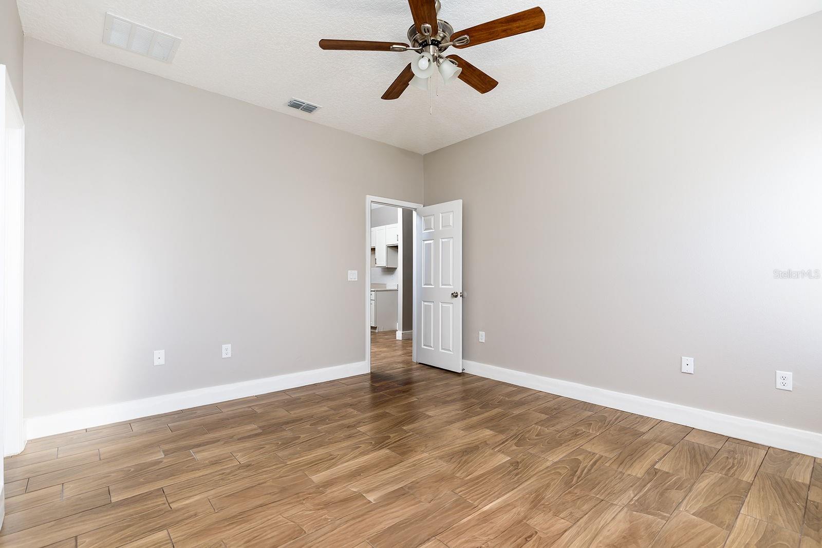 1240 S HIGHLAND AVE