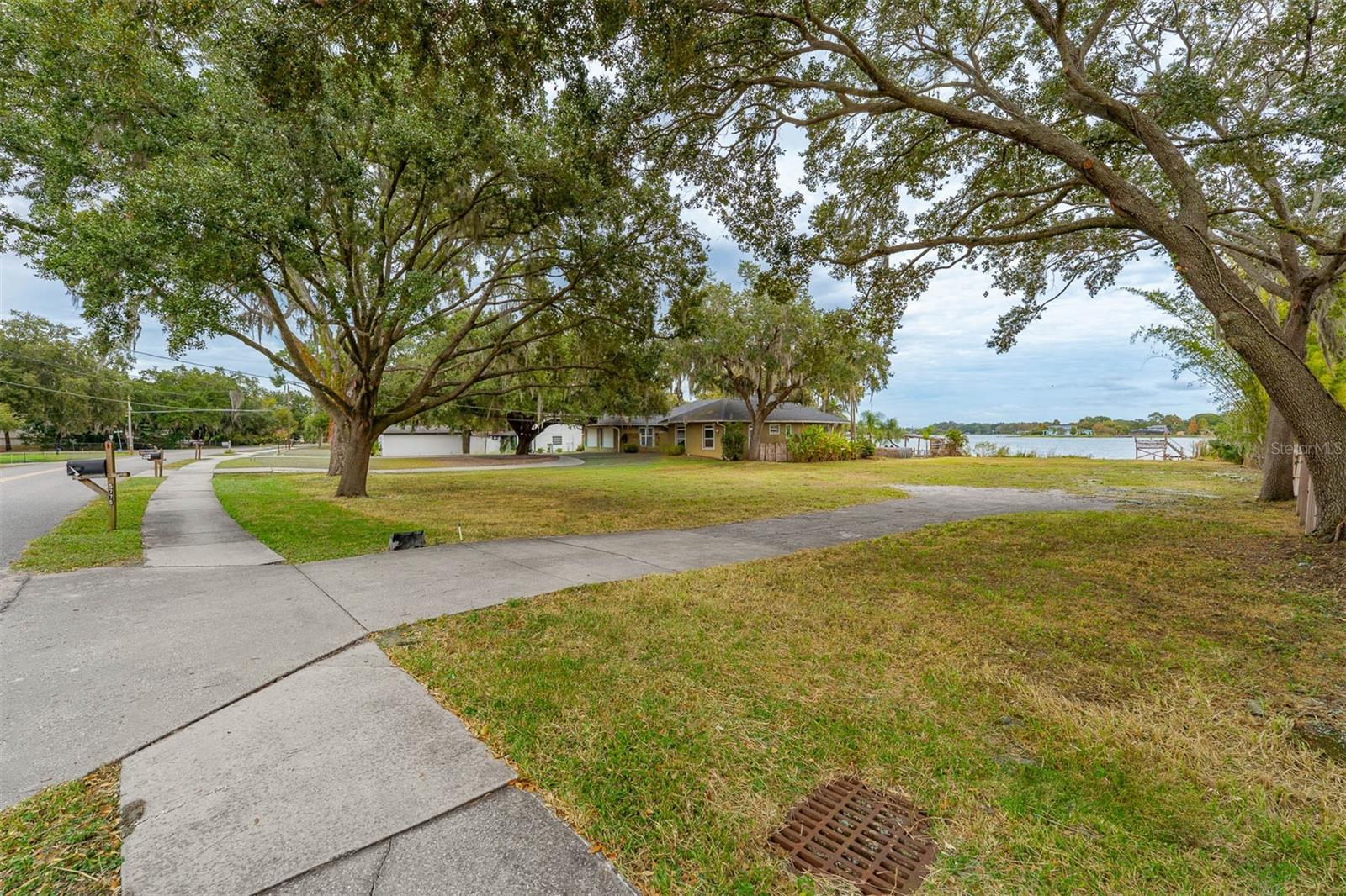 5775 CHIPOLA CIR