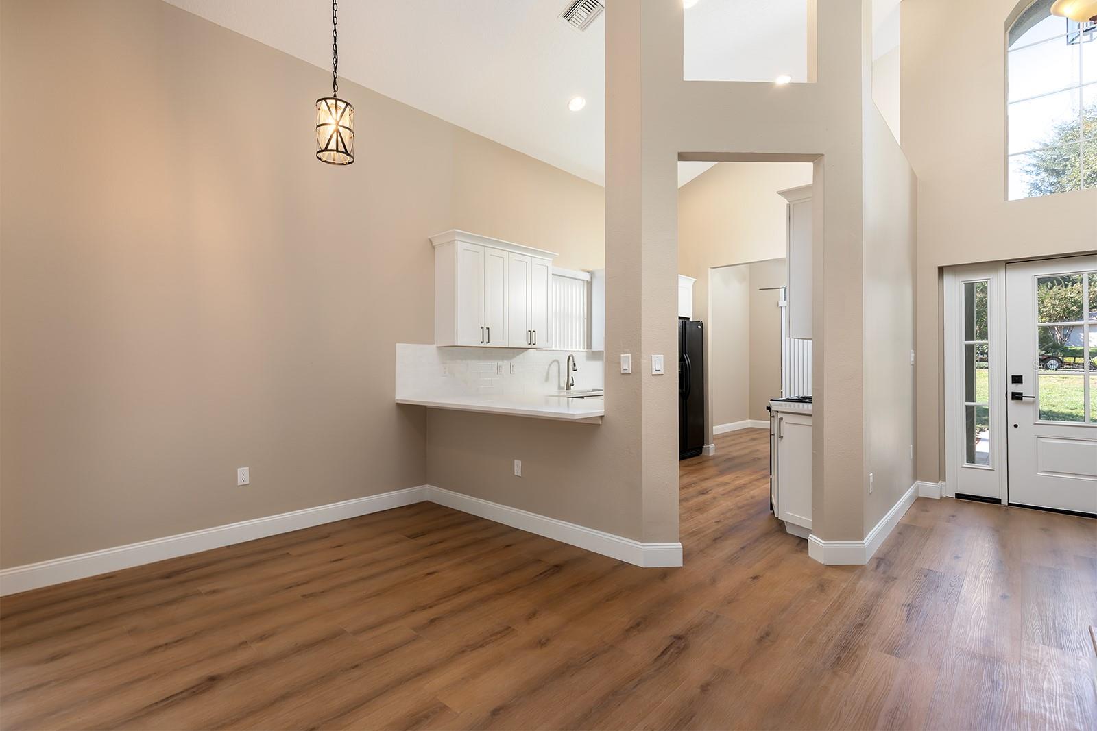 11021 VERSAILLES BLVD