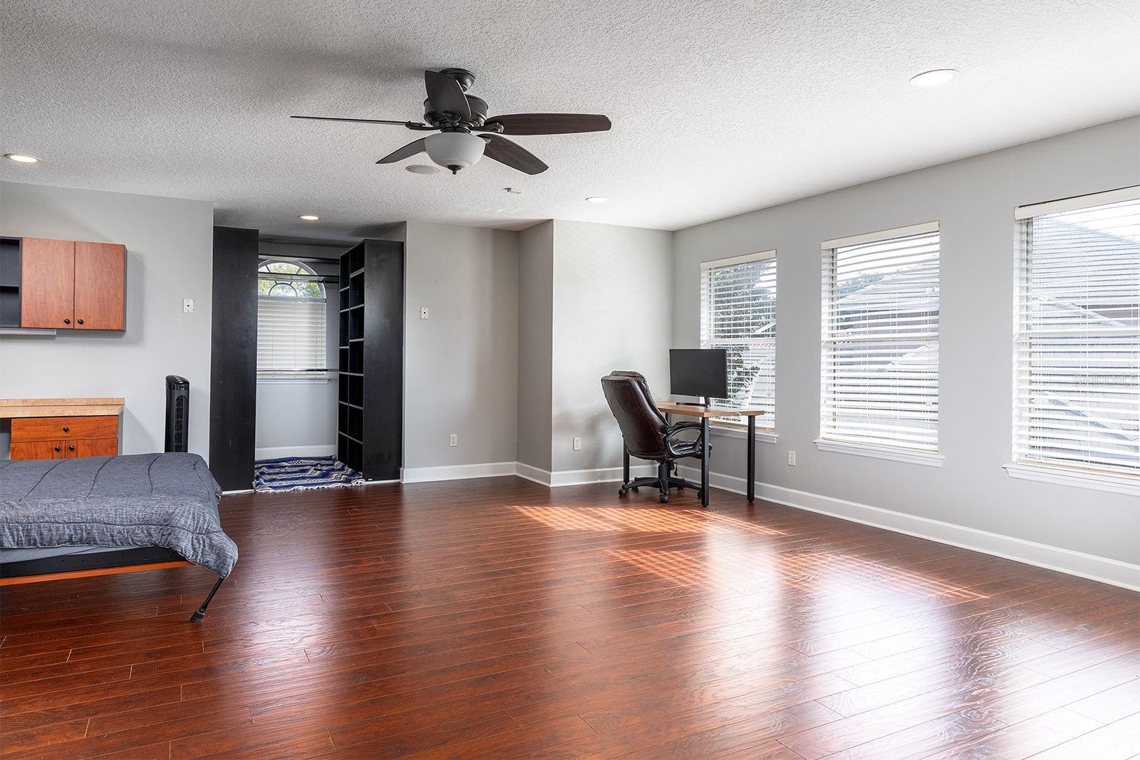 1441 LANGHAM TER