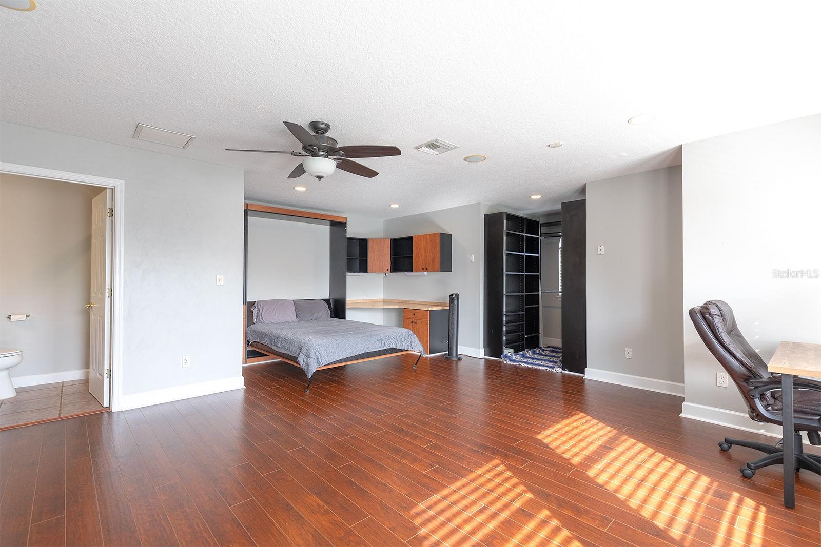 1441 LANGHAM TER
