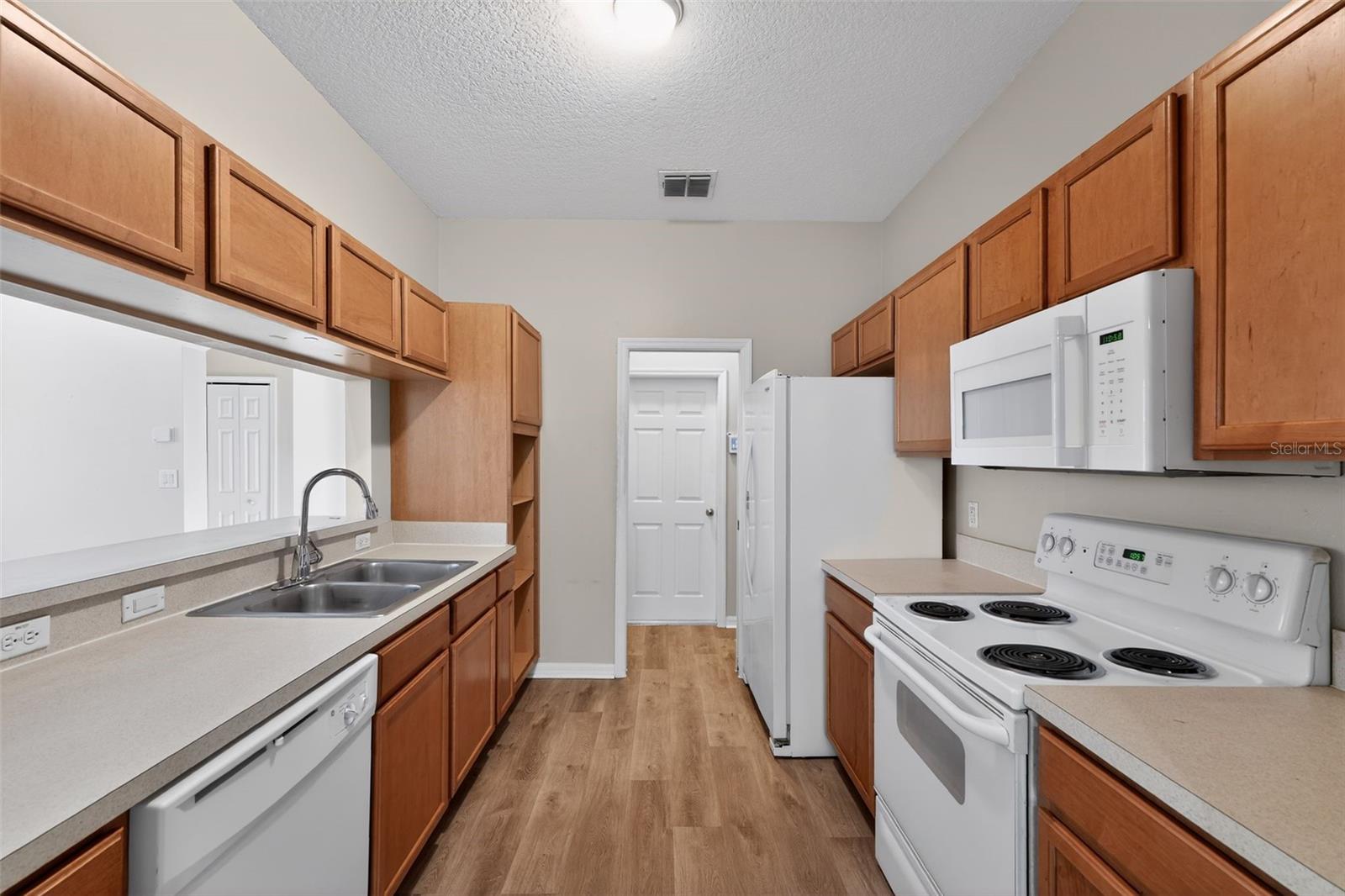 4301 PARADISE COVE CT