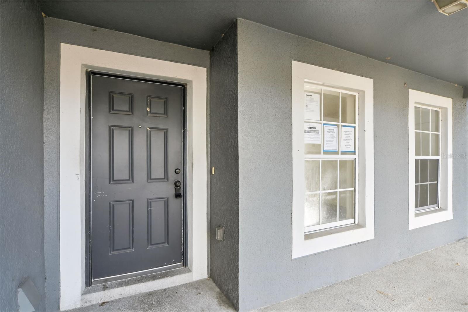 512 FLOWER FIELDS LN