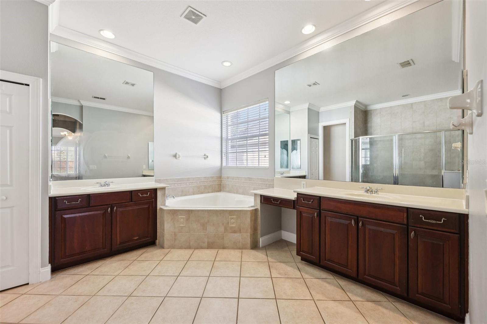 11866 CAMDEN PARK DR