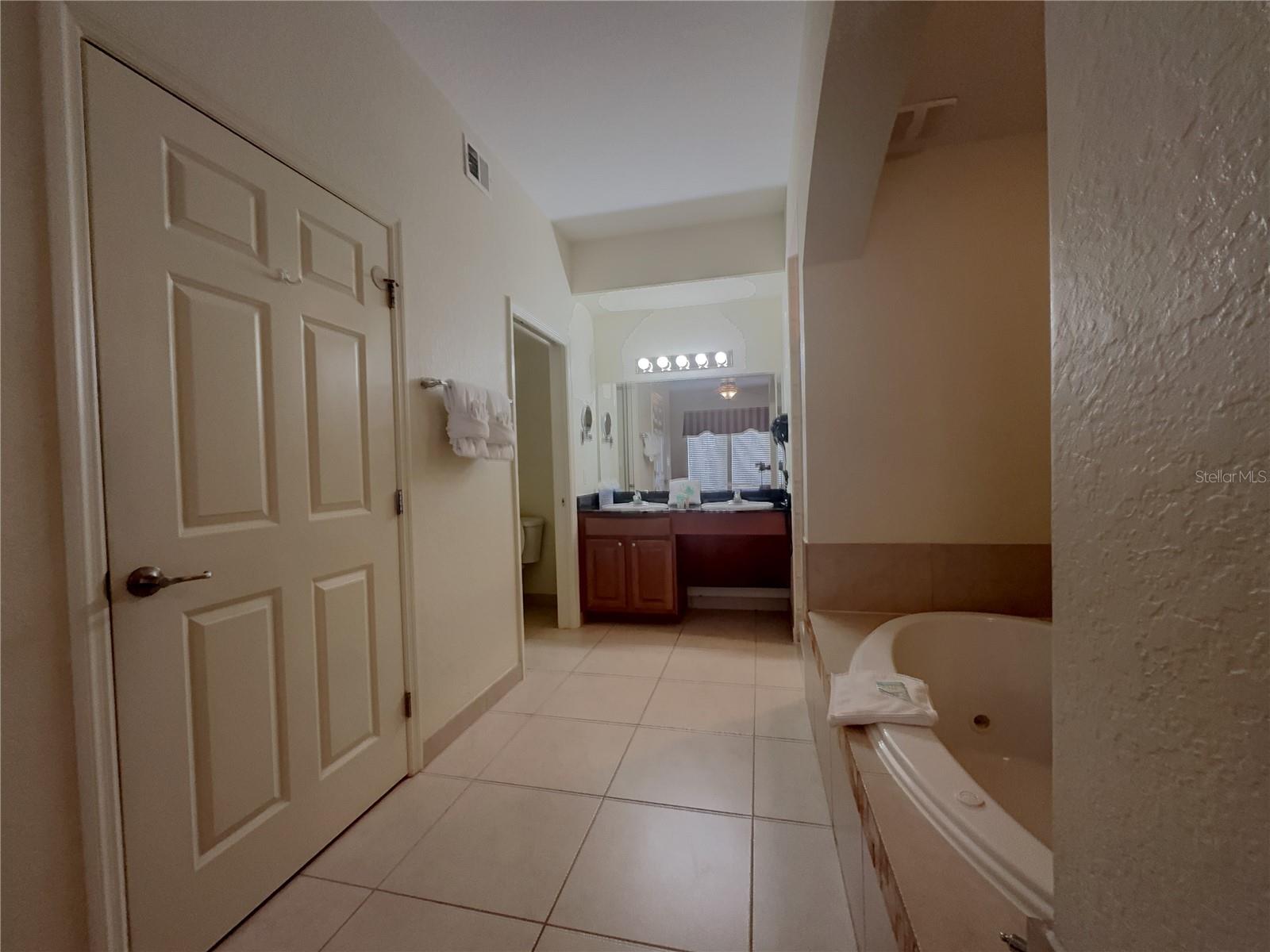 8125 RESORT VILLAGE DR #5304