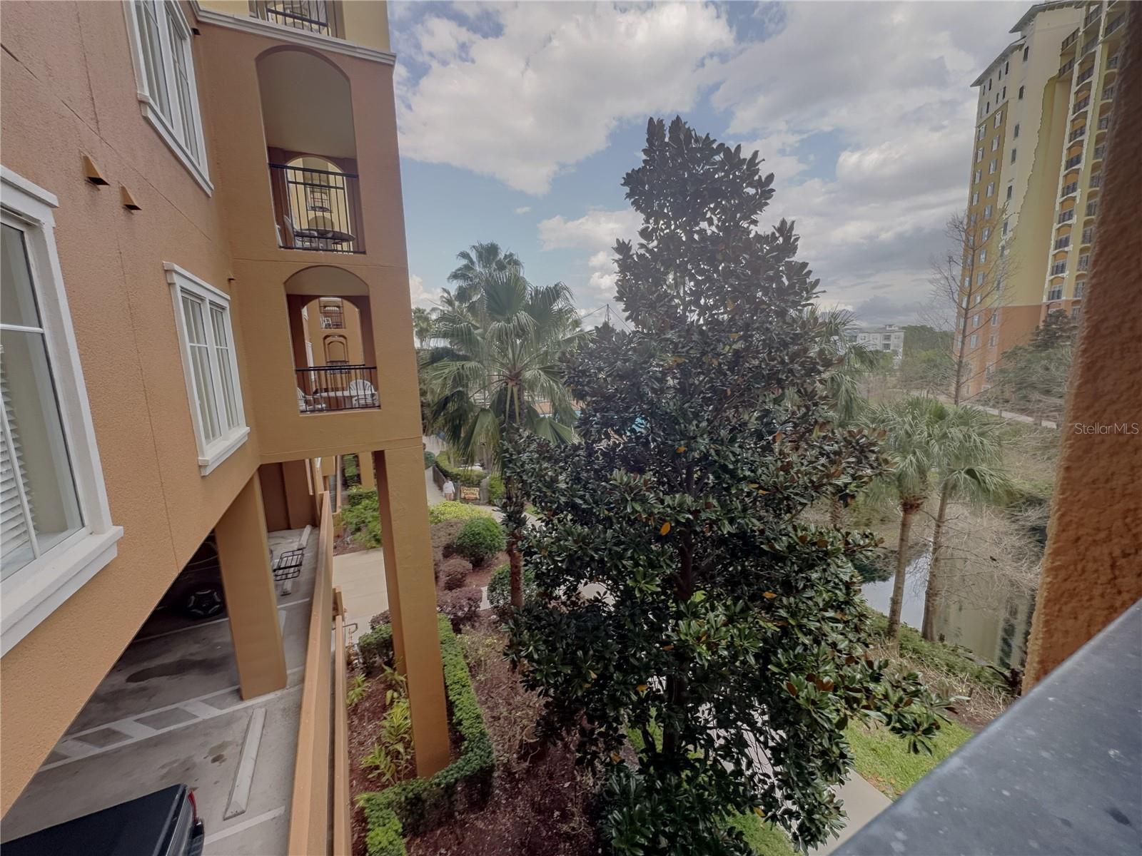 8125 RESORT VILLAGE DR #5304