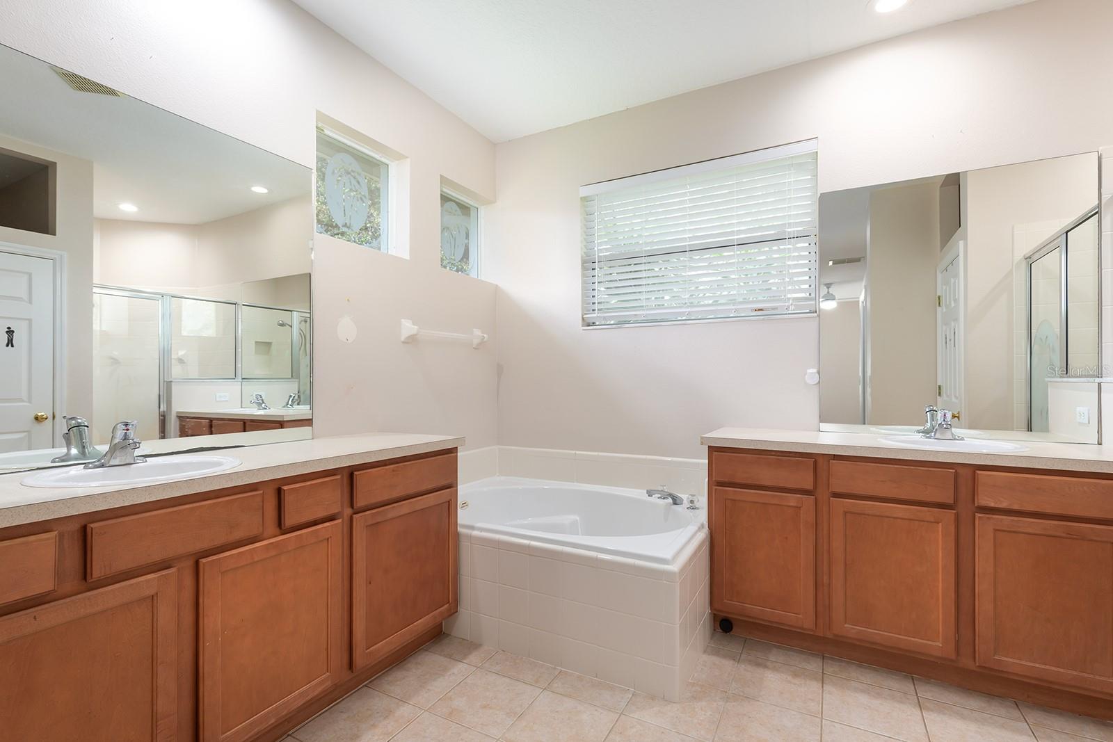 13409 VIA ROMA CIR