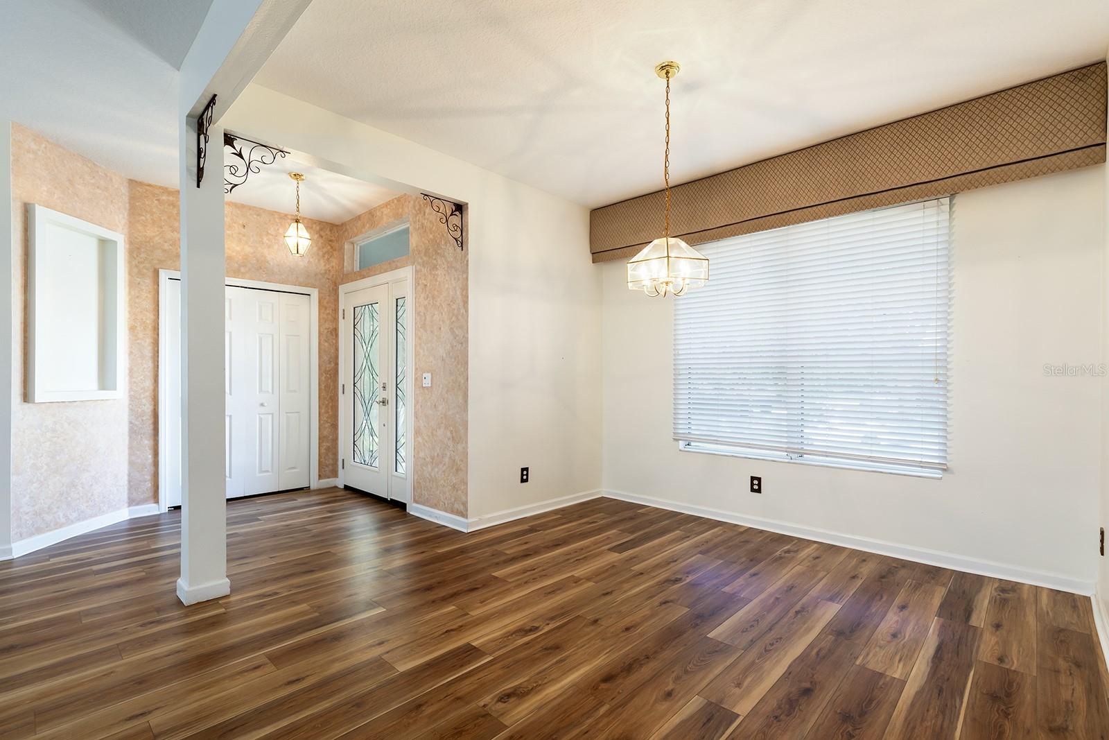 13409 VIA ROMA CIR