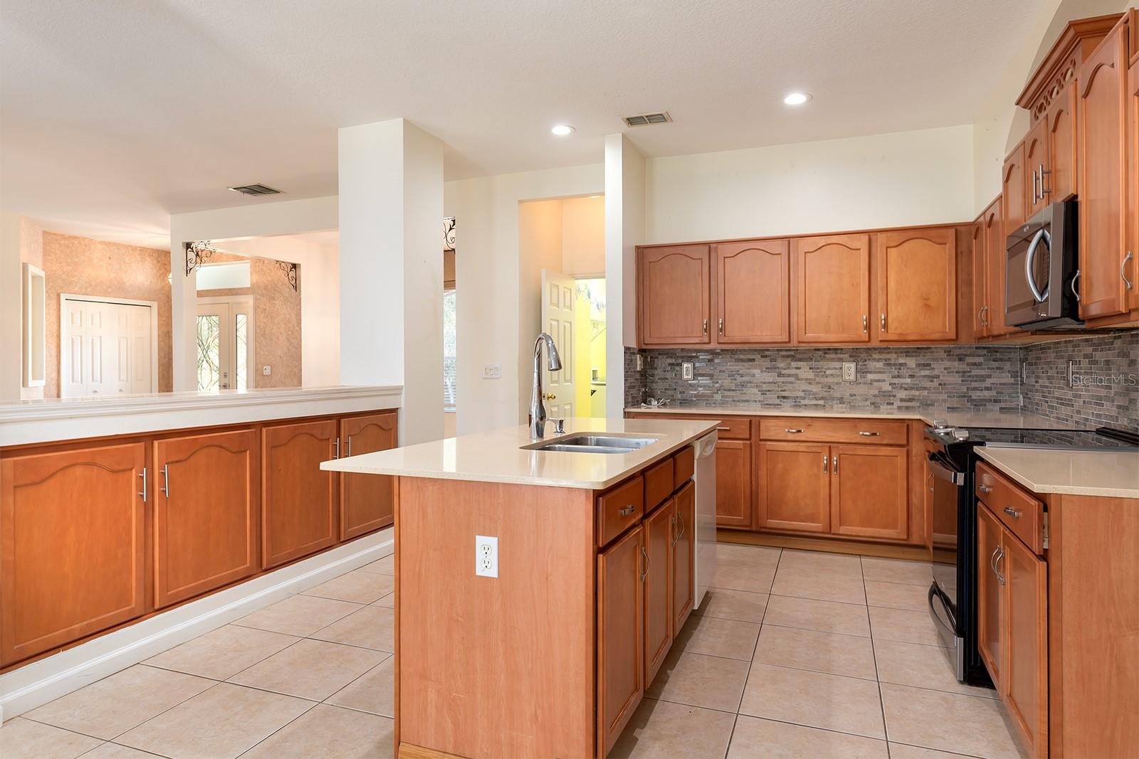 13409 VIA ROMA CIR