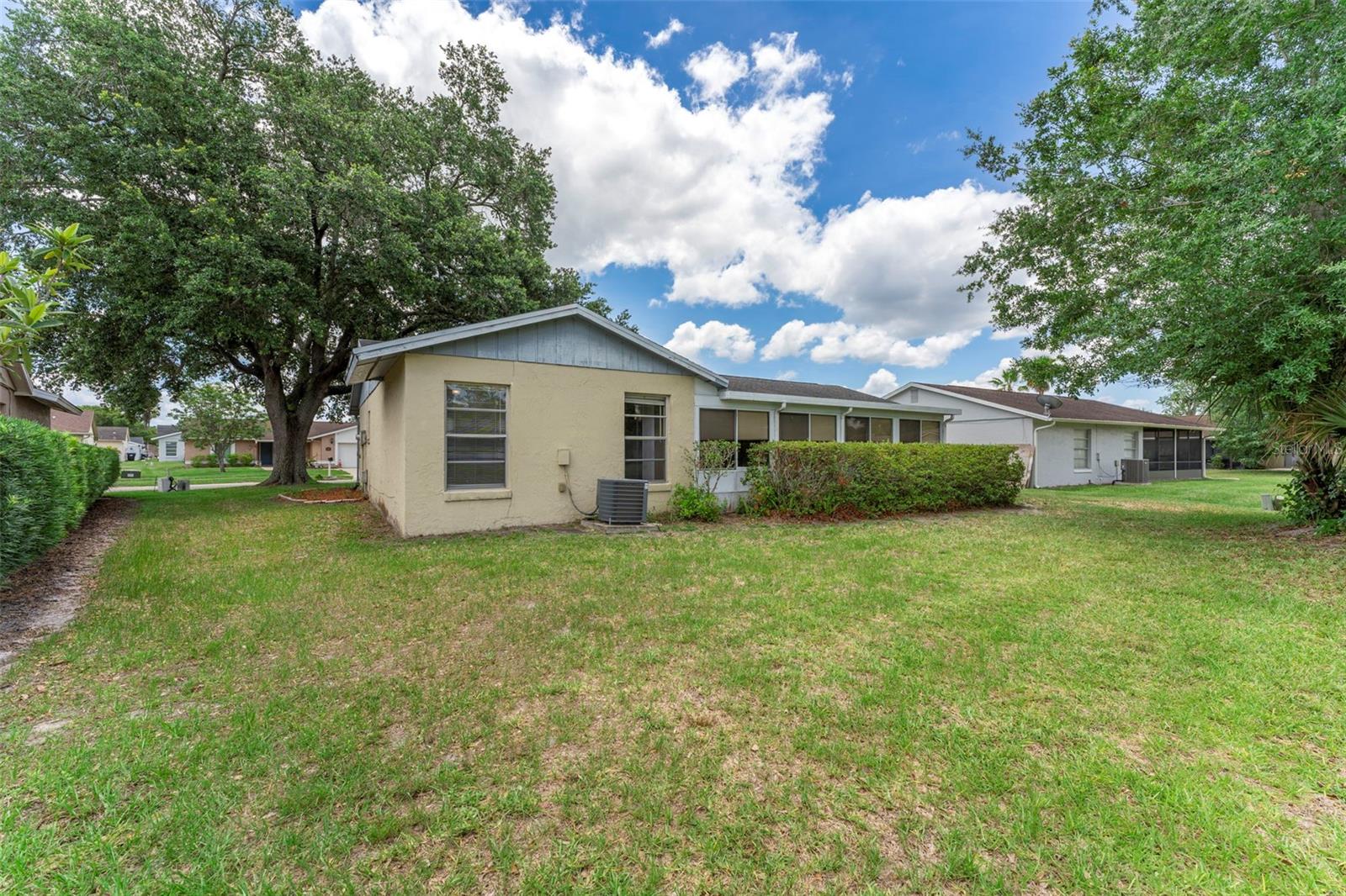 10312 LAZY LAKE DR