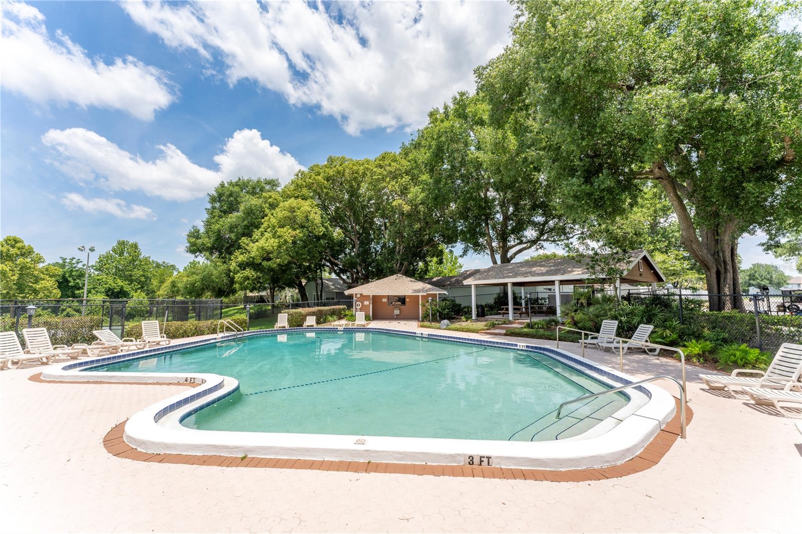 587 PORTLAND CIR