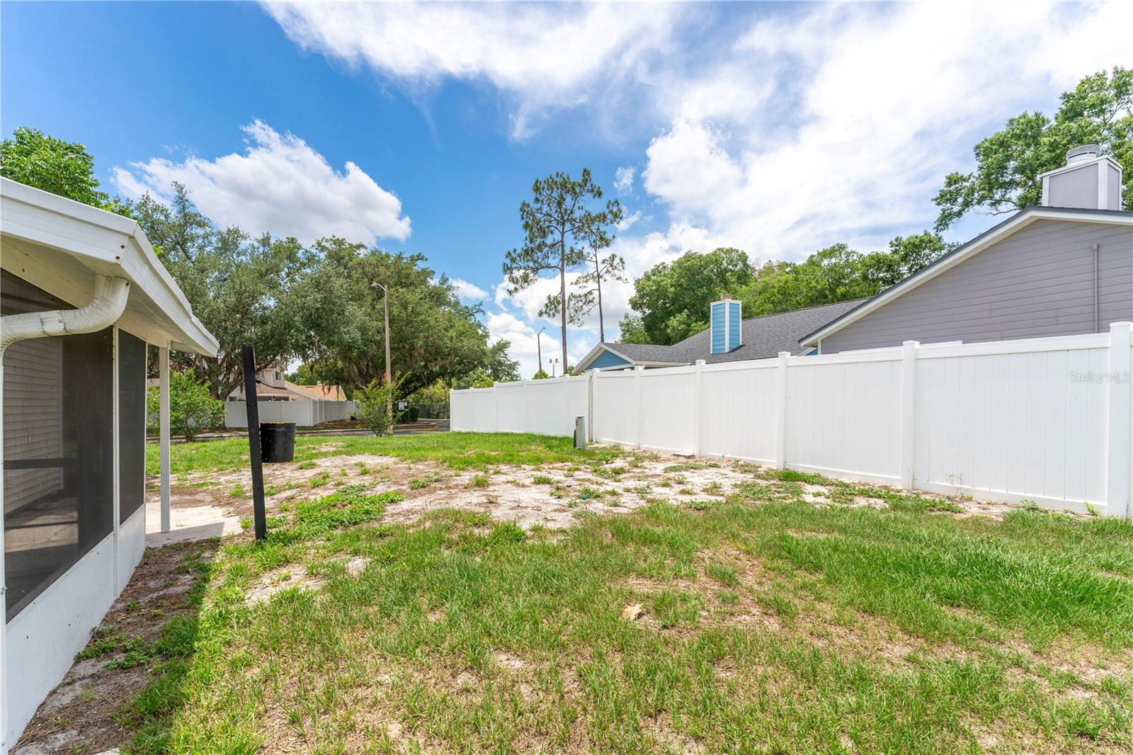 587 PORTLAND CIR