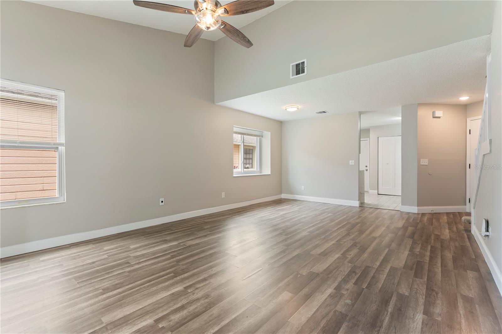 587 PORTLAND CIR
