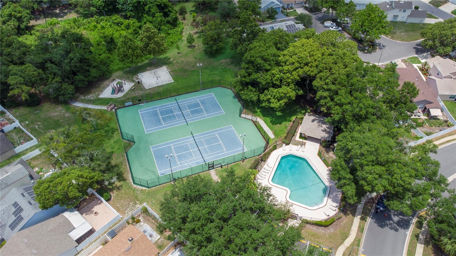 587 PORTLAND CIR