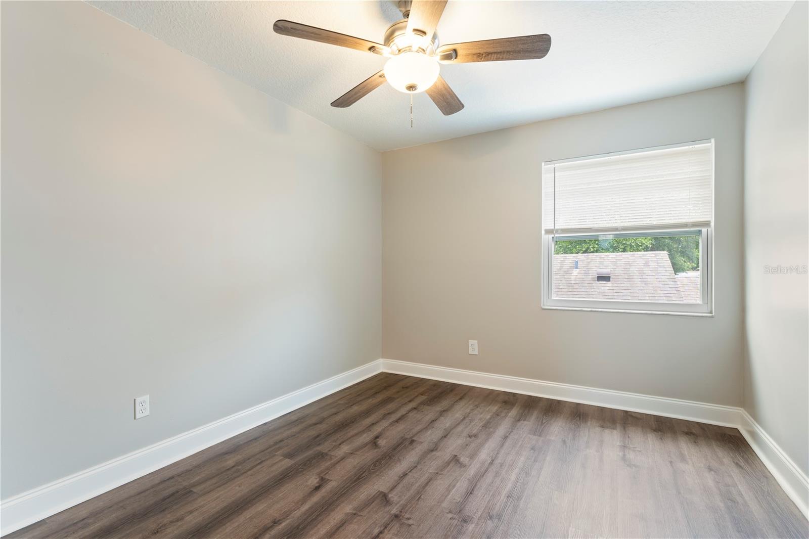 587 PORTLAND CIR