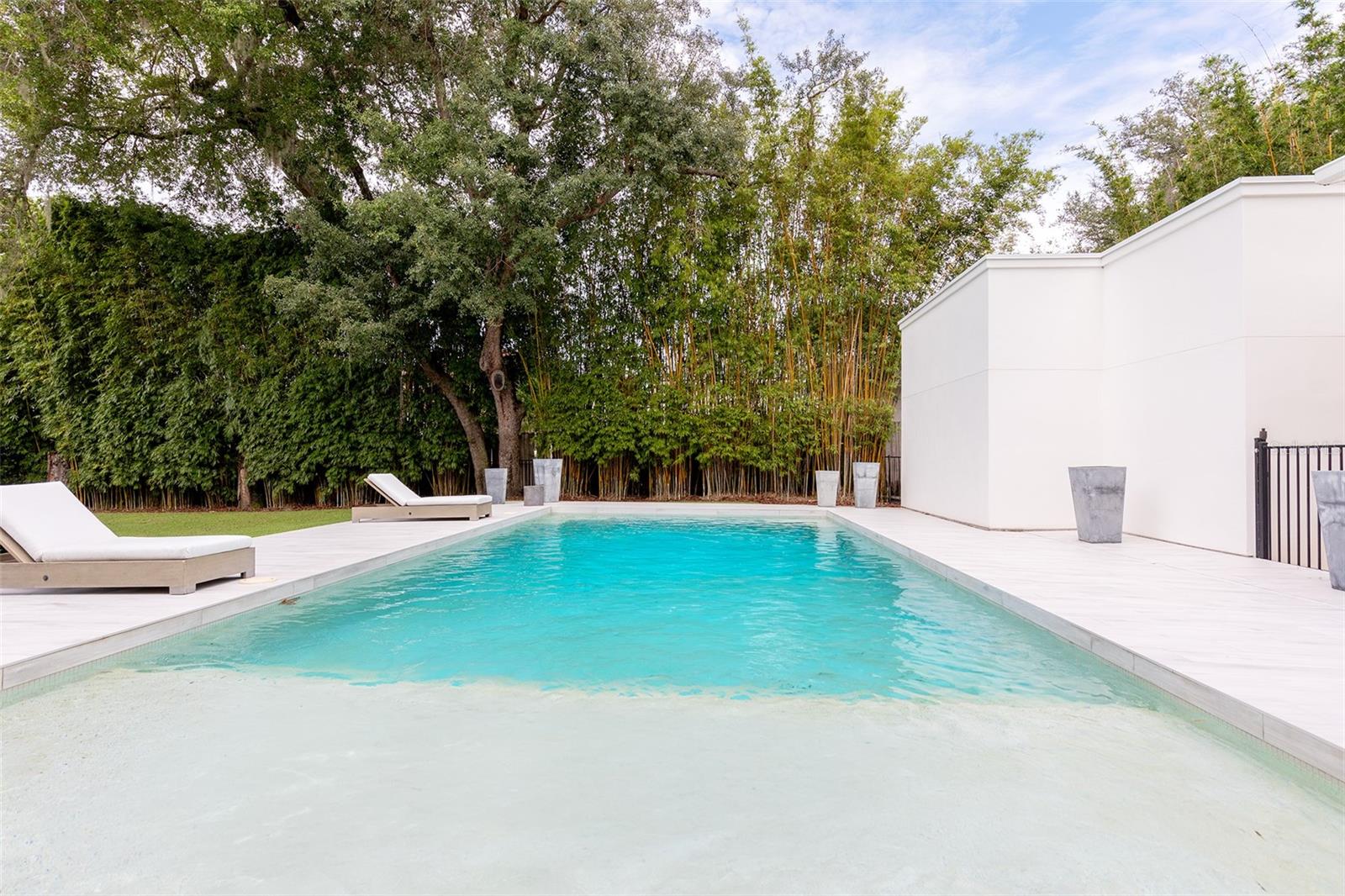 231 CHELTON CIR