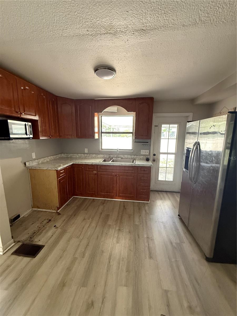 137 E MAINE AVE