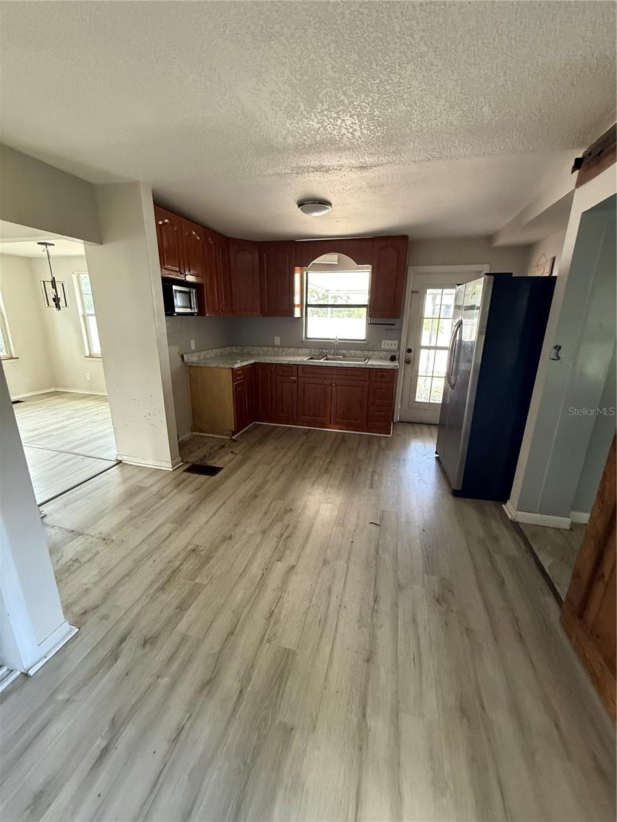 137 E MAINE AVE