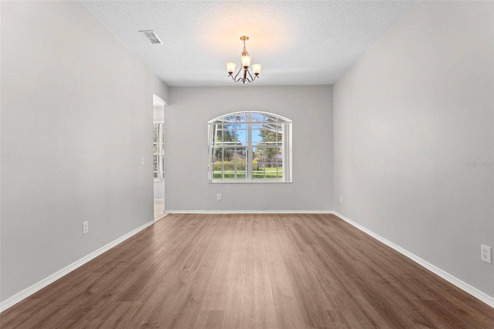 315 SUNCREST CT