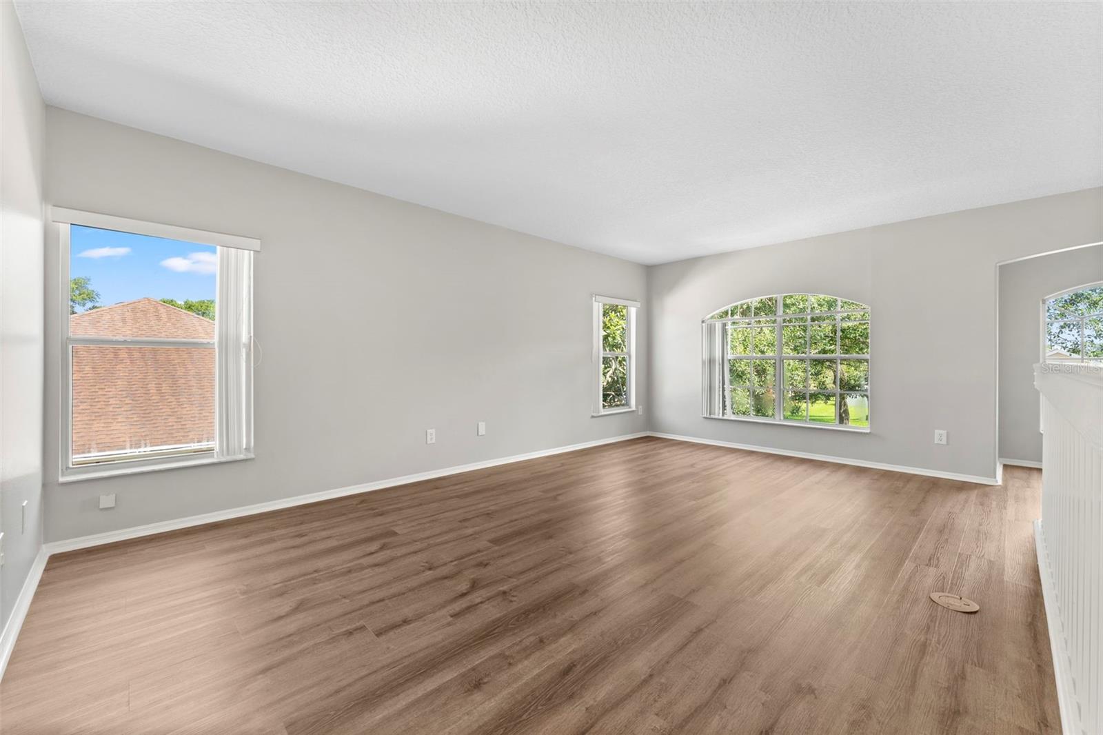 315 SUNCREST CT