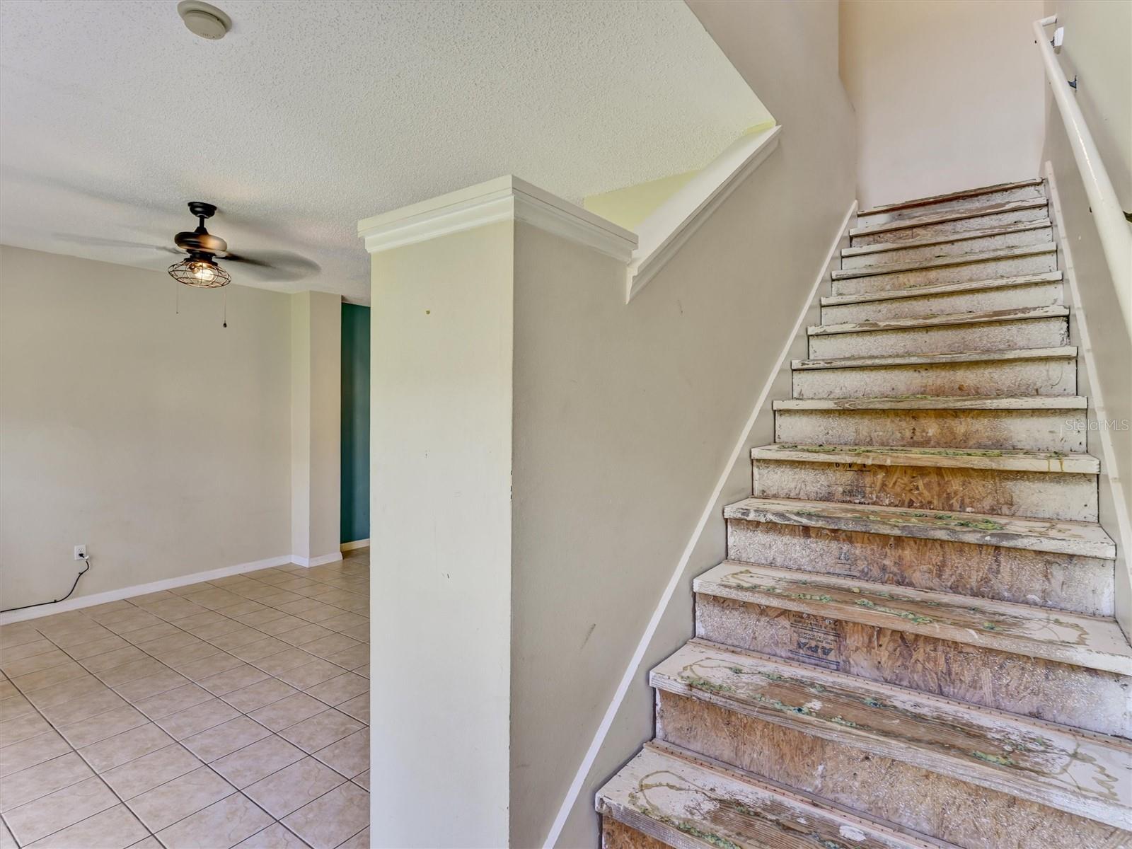 8407 BLUE LAGOON DR