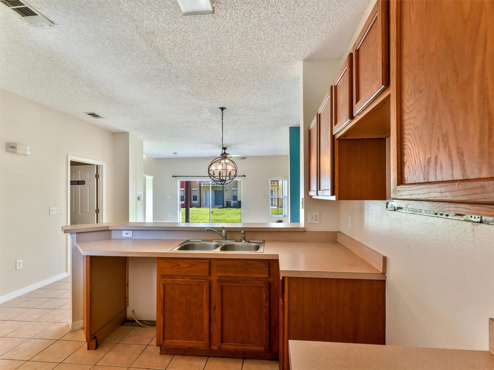 8407 BLUE LAGOON DR