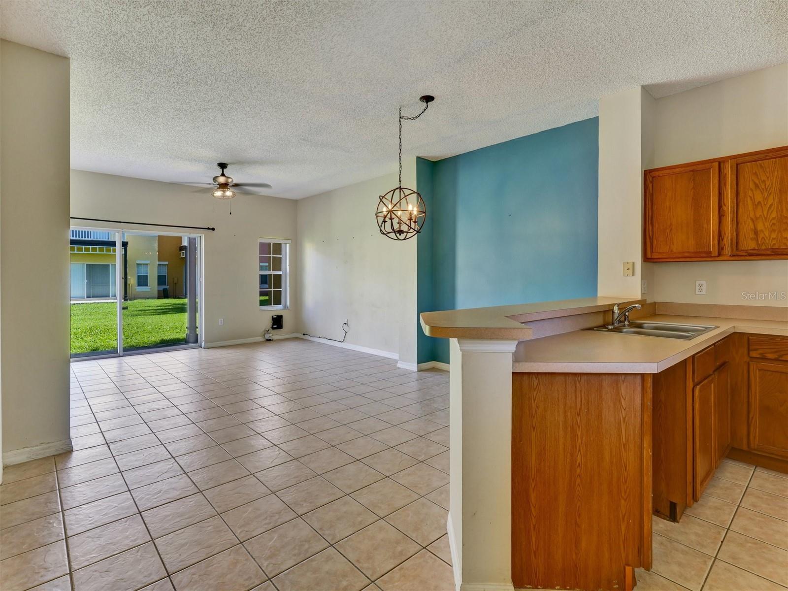 8407 BLUE LAGOON DR