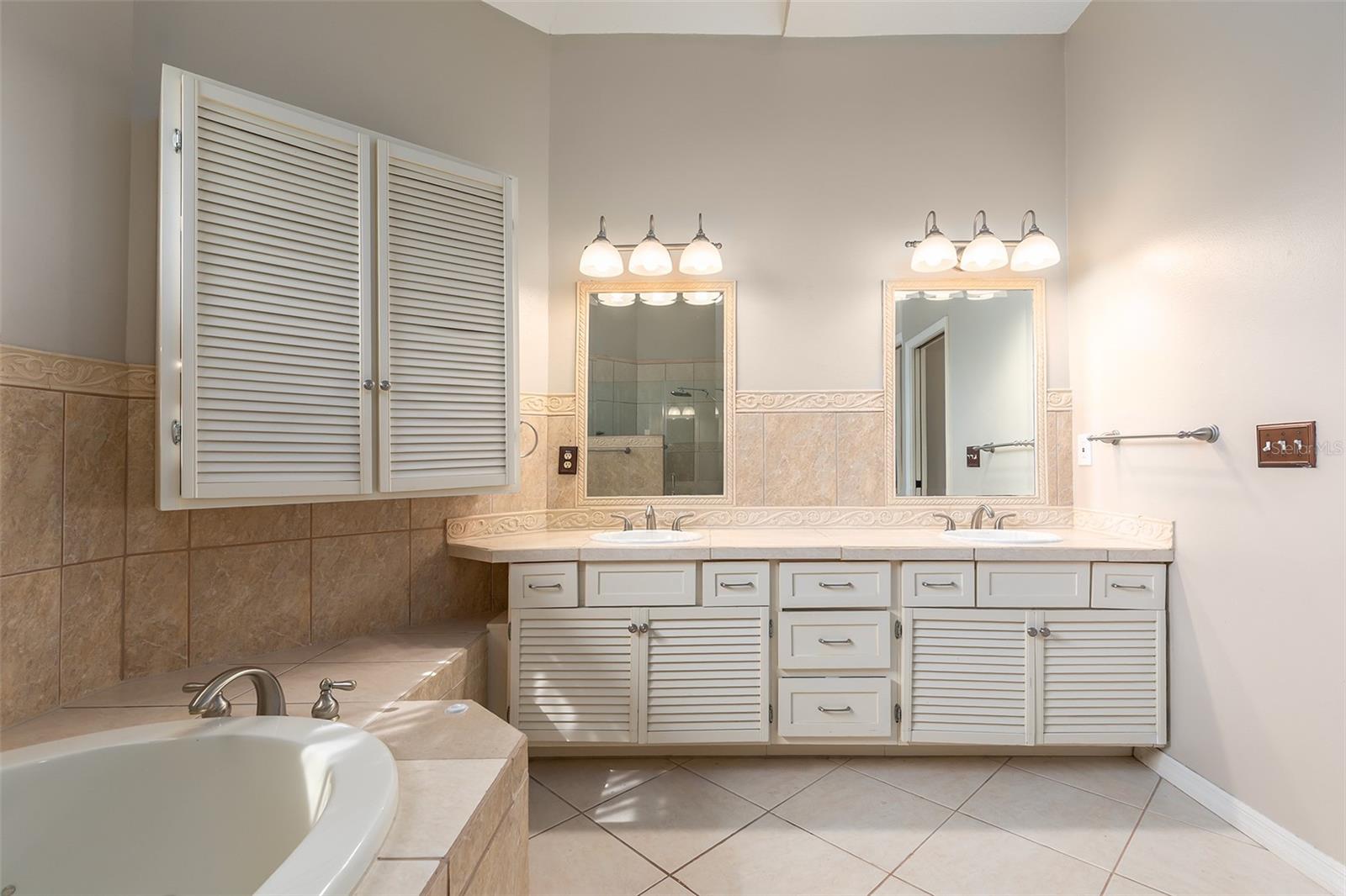 1058 ALMOND TREE CIR