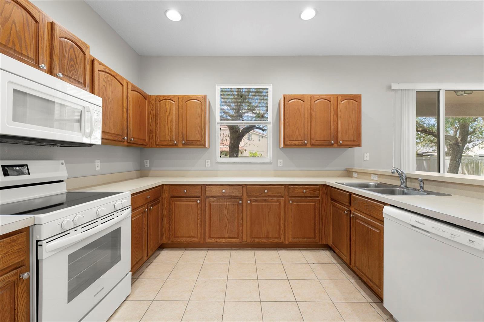 10215 CYPRESS KNEE CIR