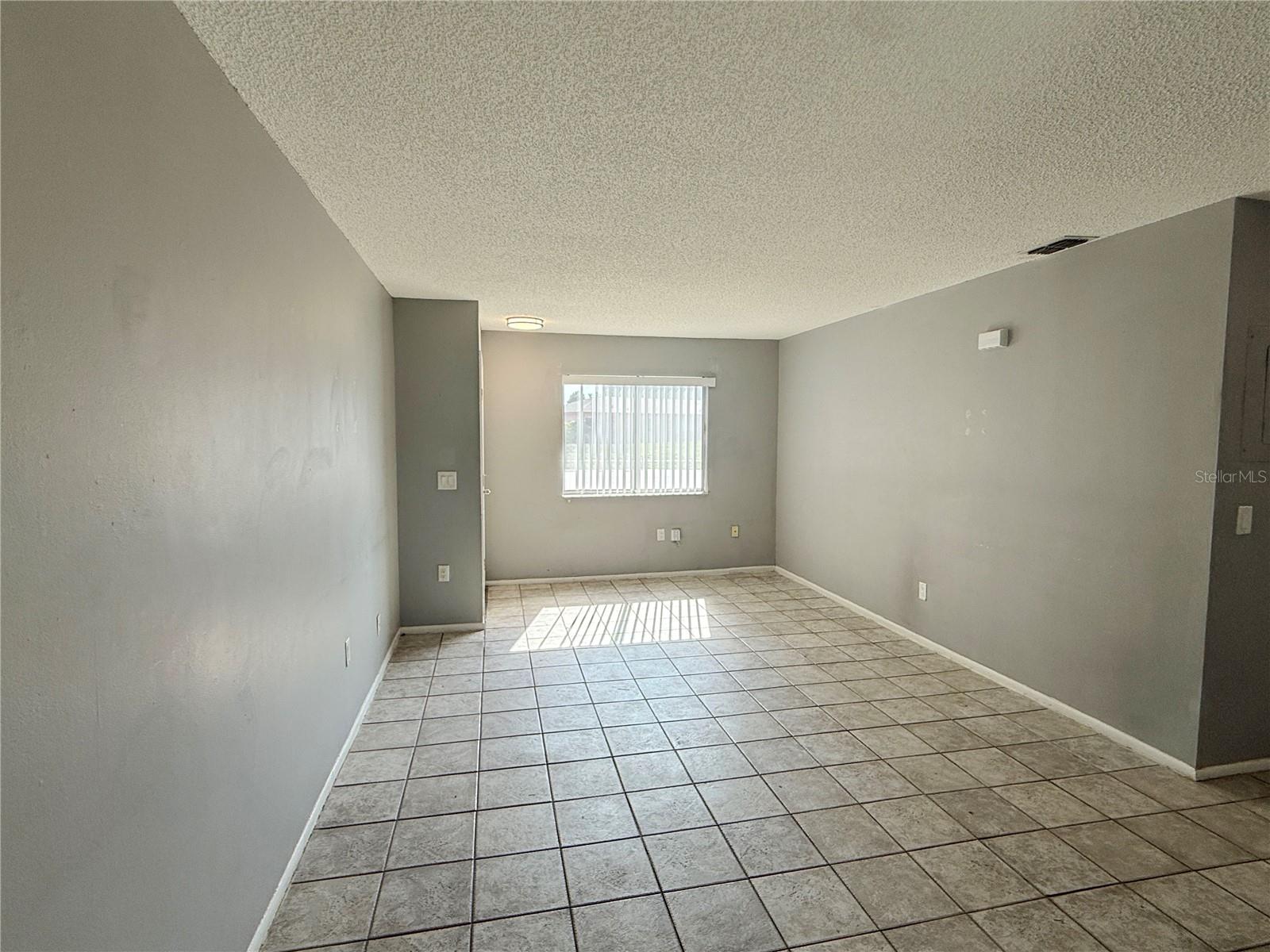 7425 VILLAS OAK CT