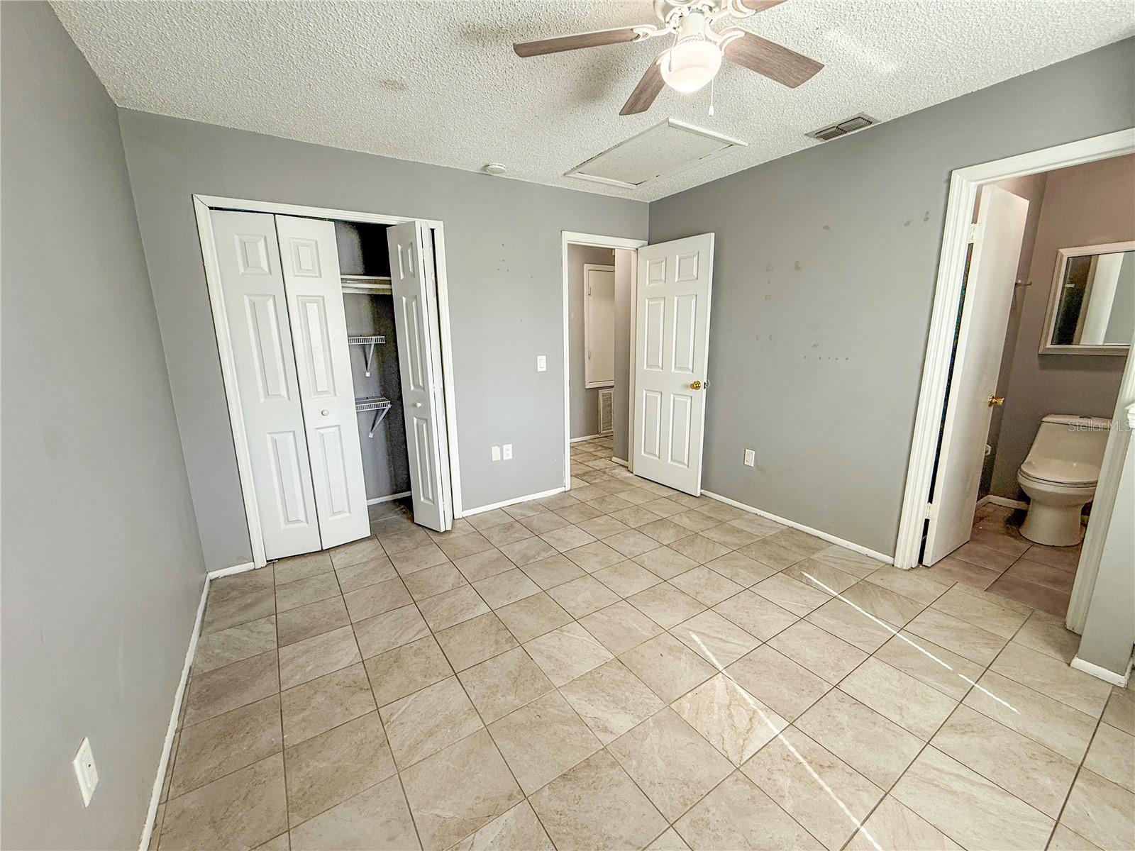7425 VILLAS OAK CT