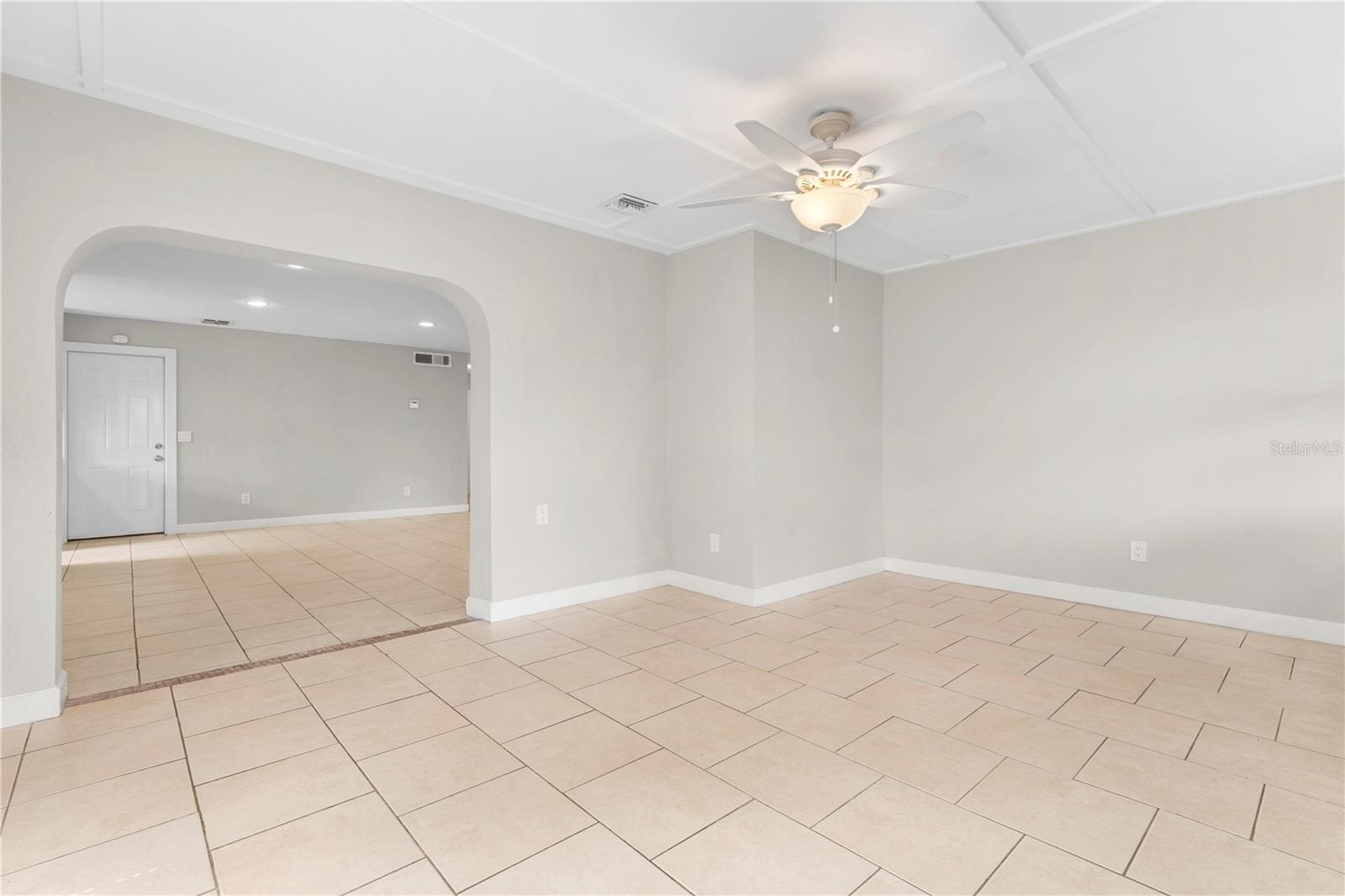 1723 CANTERBURY CIR