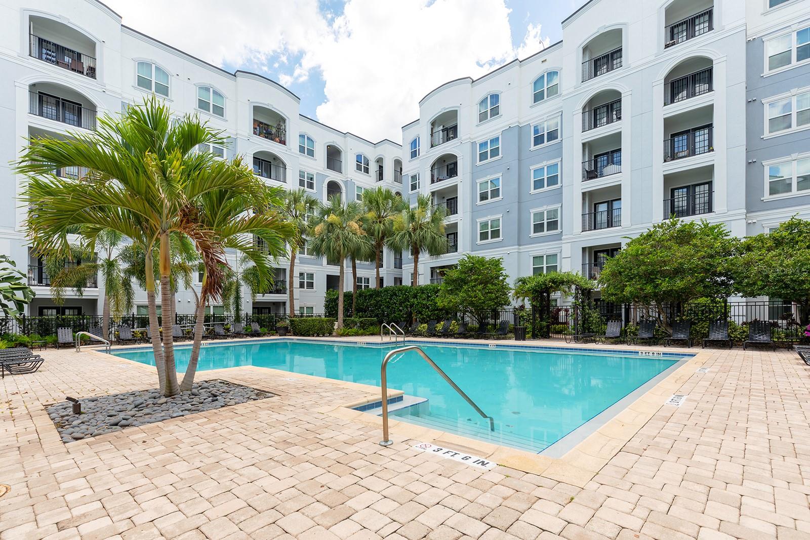 206 E SOUTH ST #4007
