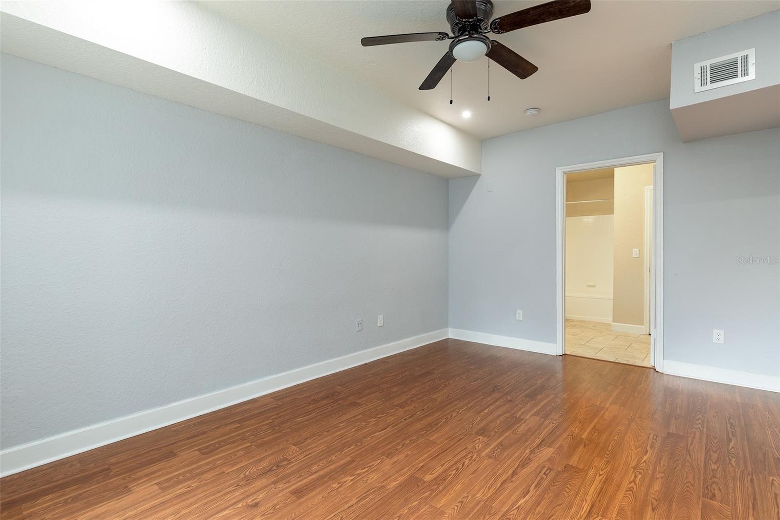 206 E SOUTH ST #4007