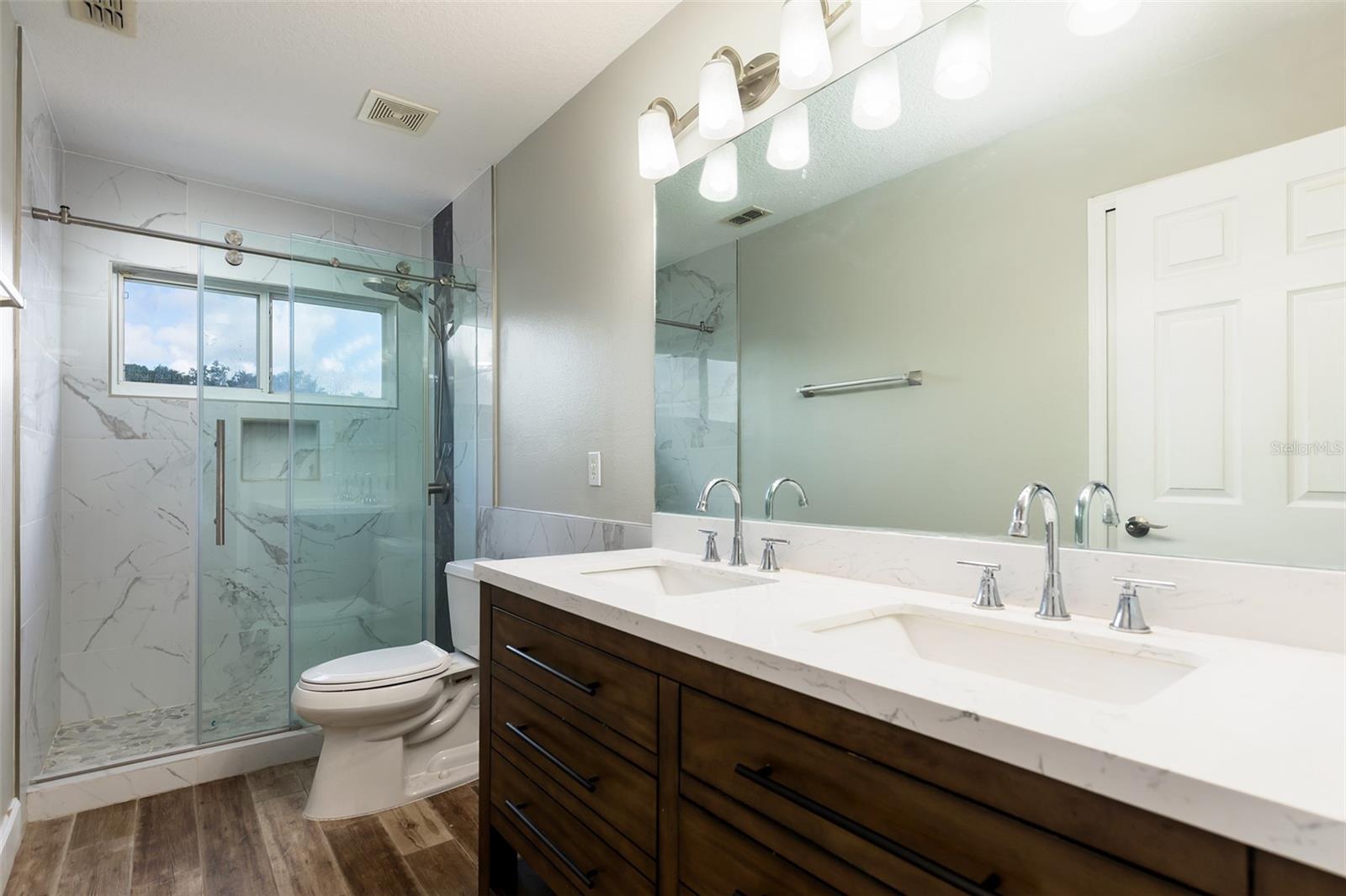 456 FLYROD CIR