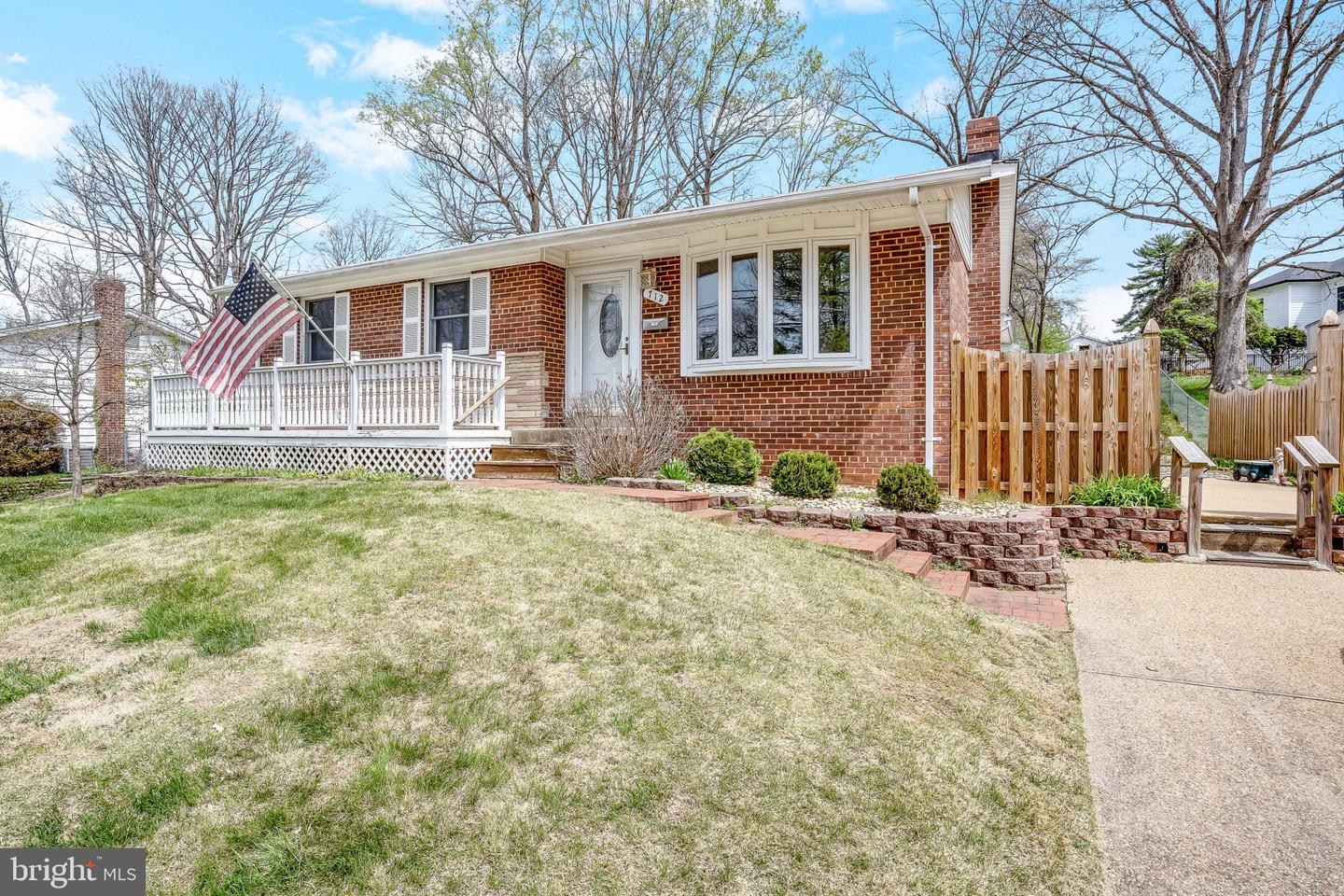 712 MEADOW LANE SW