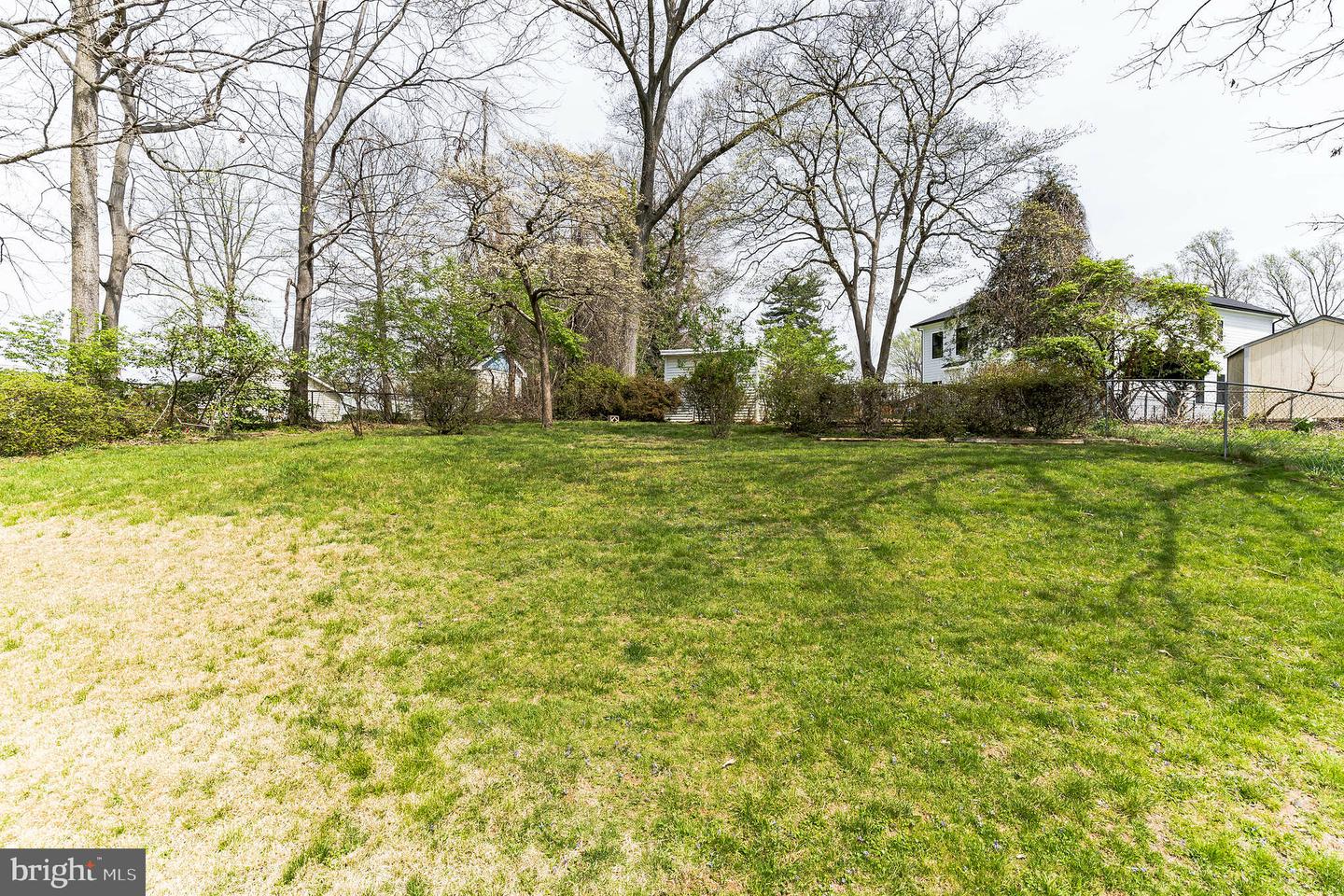 712 MEADOW LANE SW