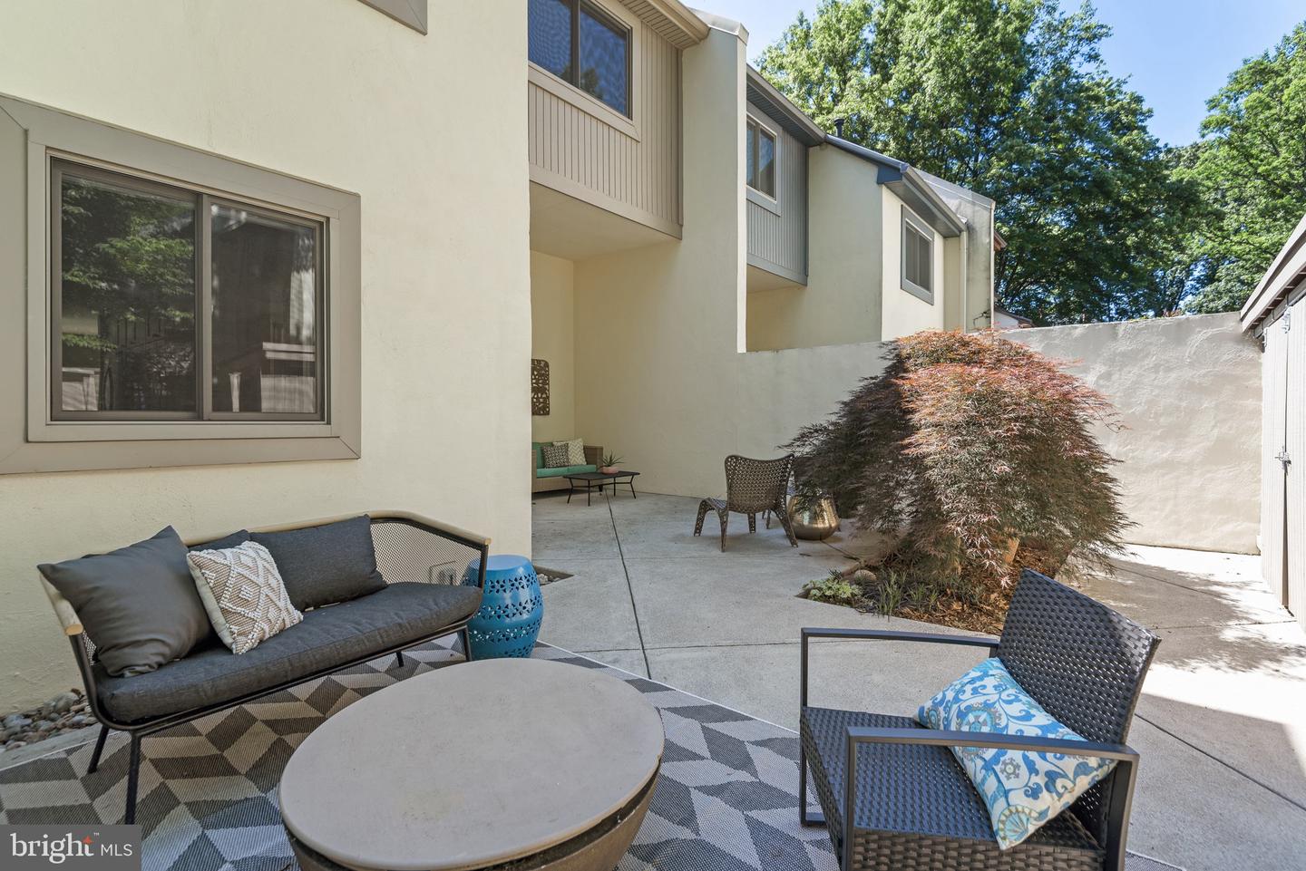 1585 INLET COURT